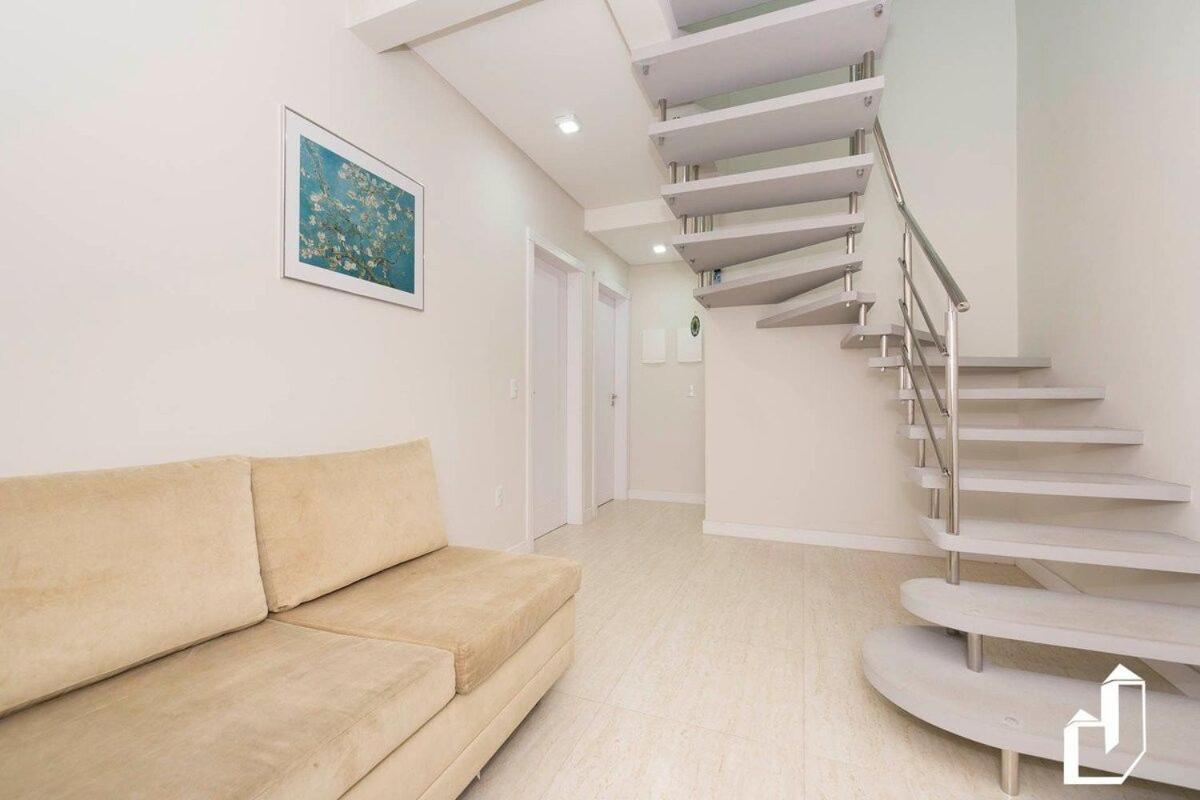 Cobertura duplex com piscina e 03 suítes