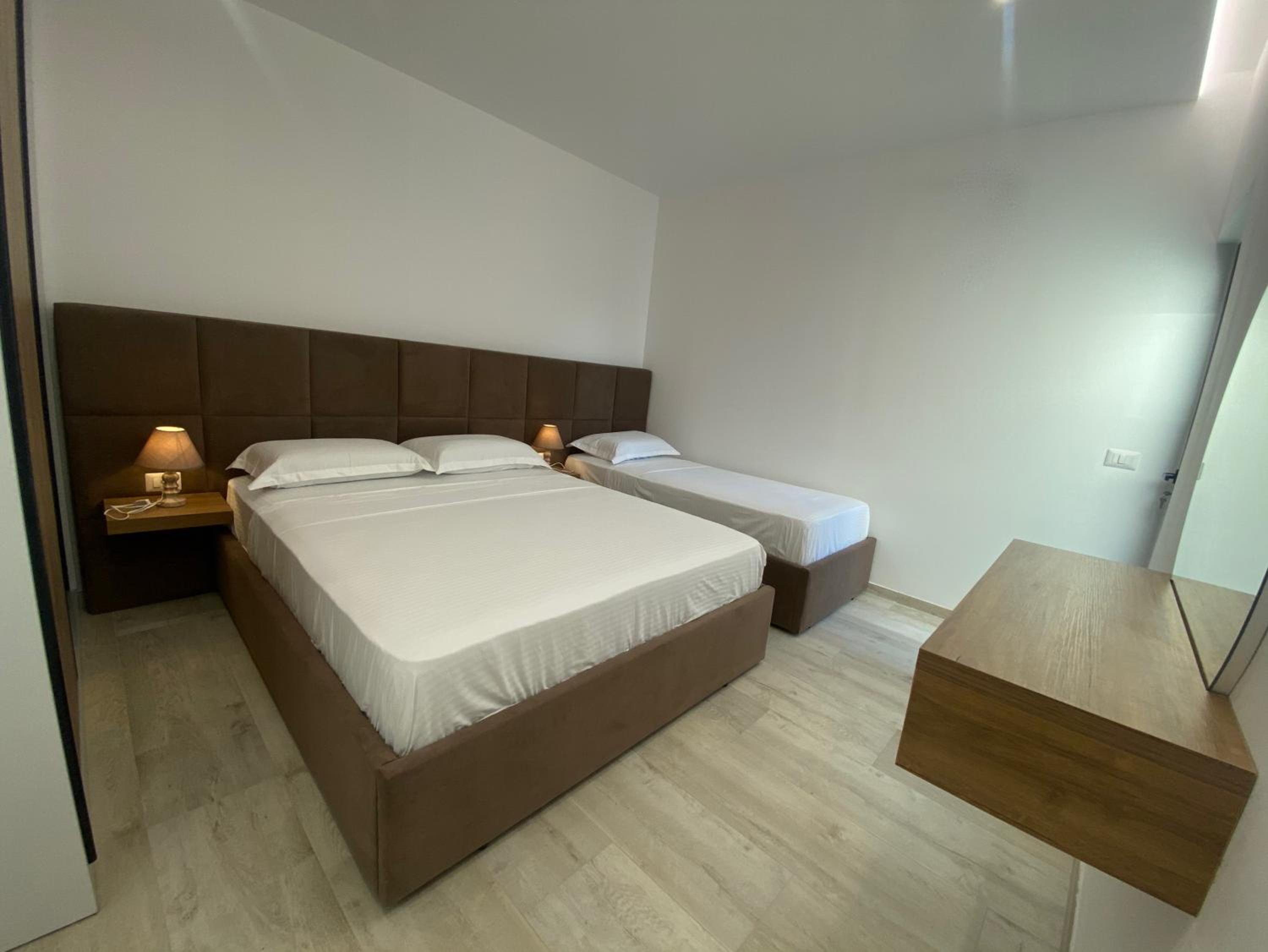 White Beach Villa 2 - Luxury