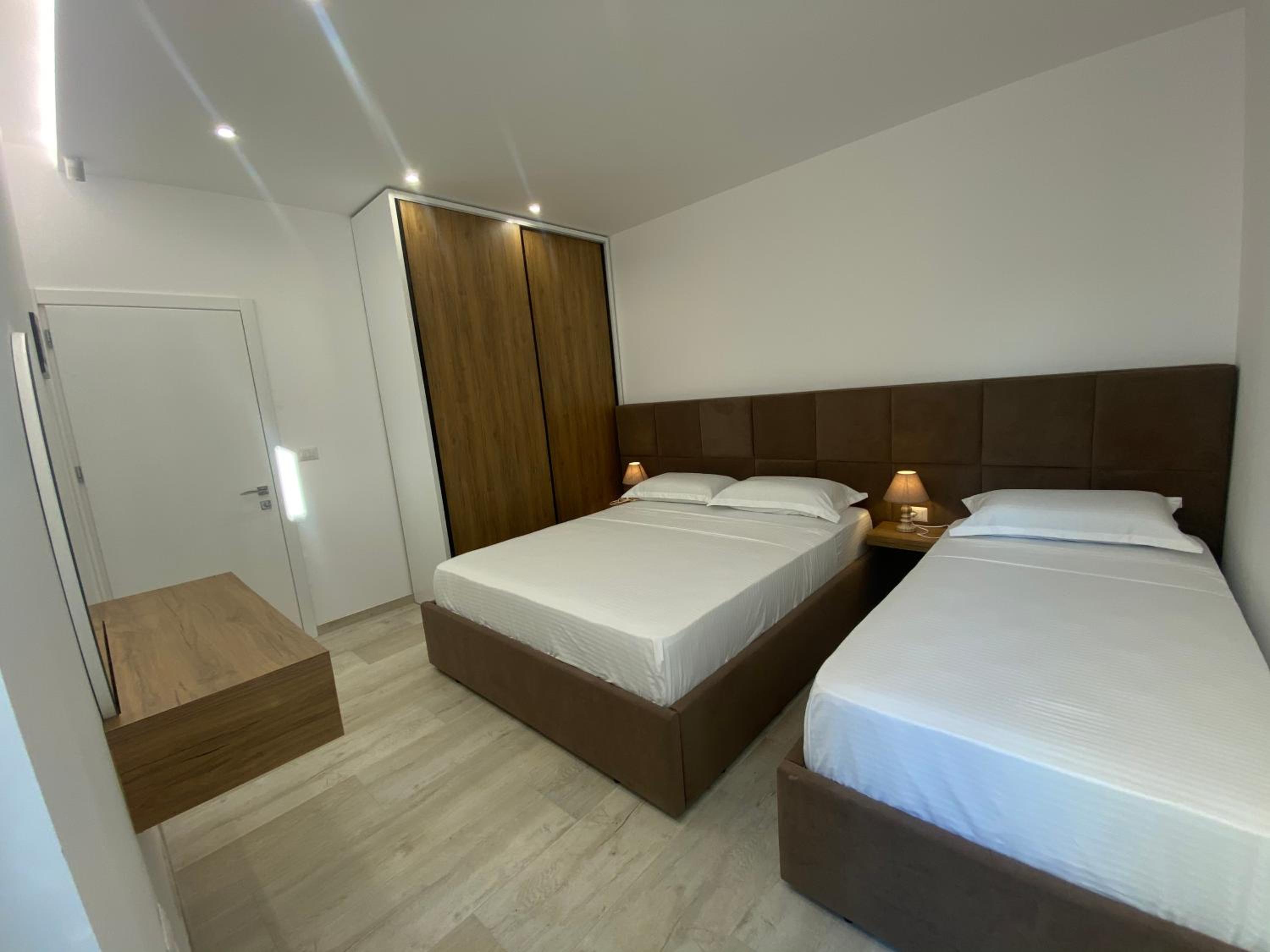 White Beach Villa 2 - Luxury