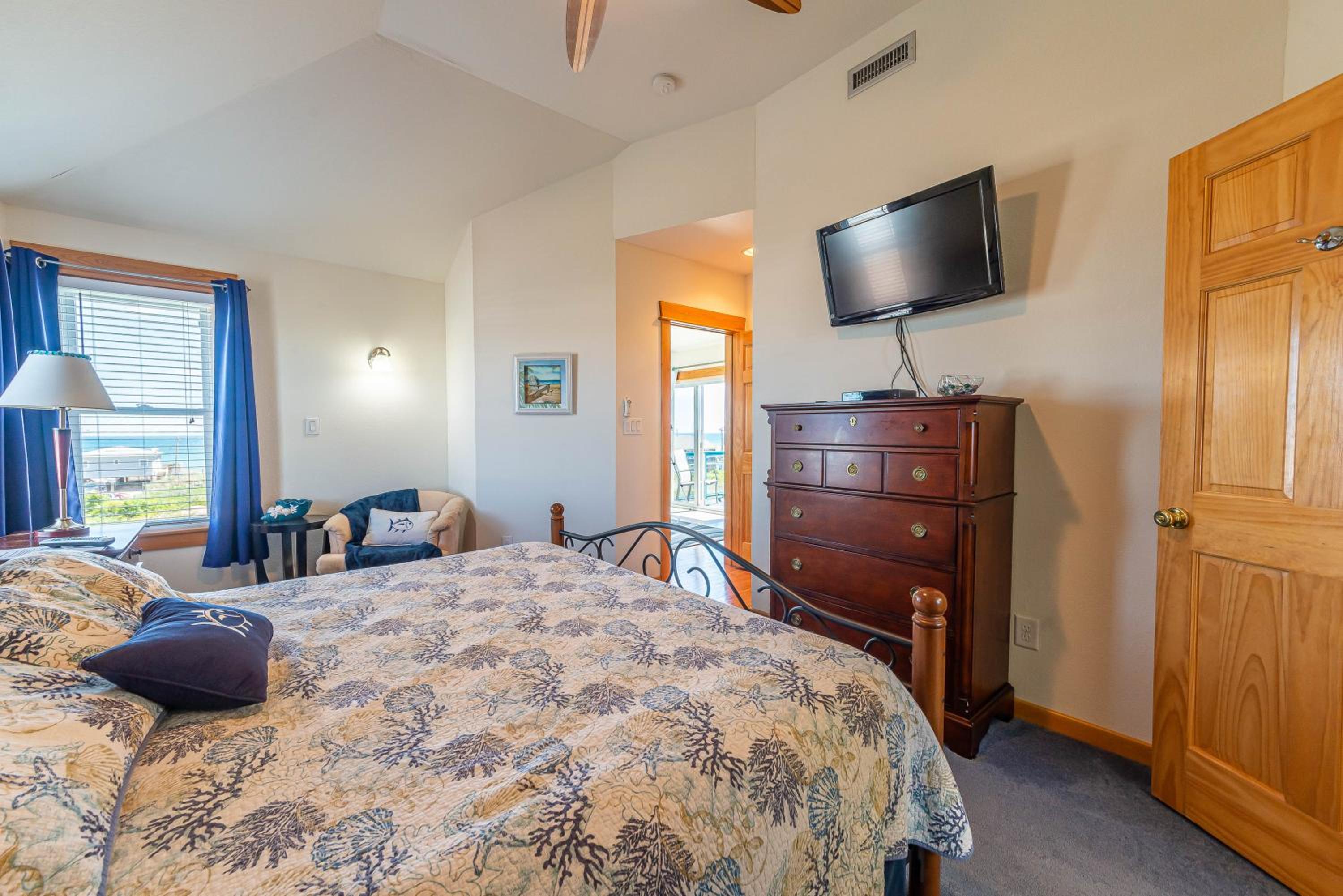 Everybody Loves...Sand, Sun & Fun - KDH MP 5.5, Ocean View, 100 Yds to Beach, Pool, Fire Pit, Flex Stays
