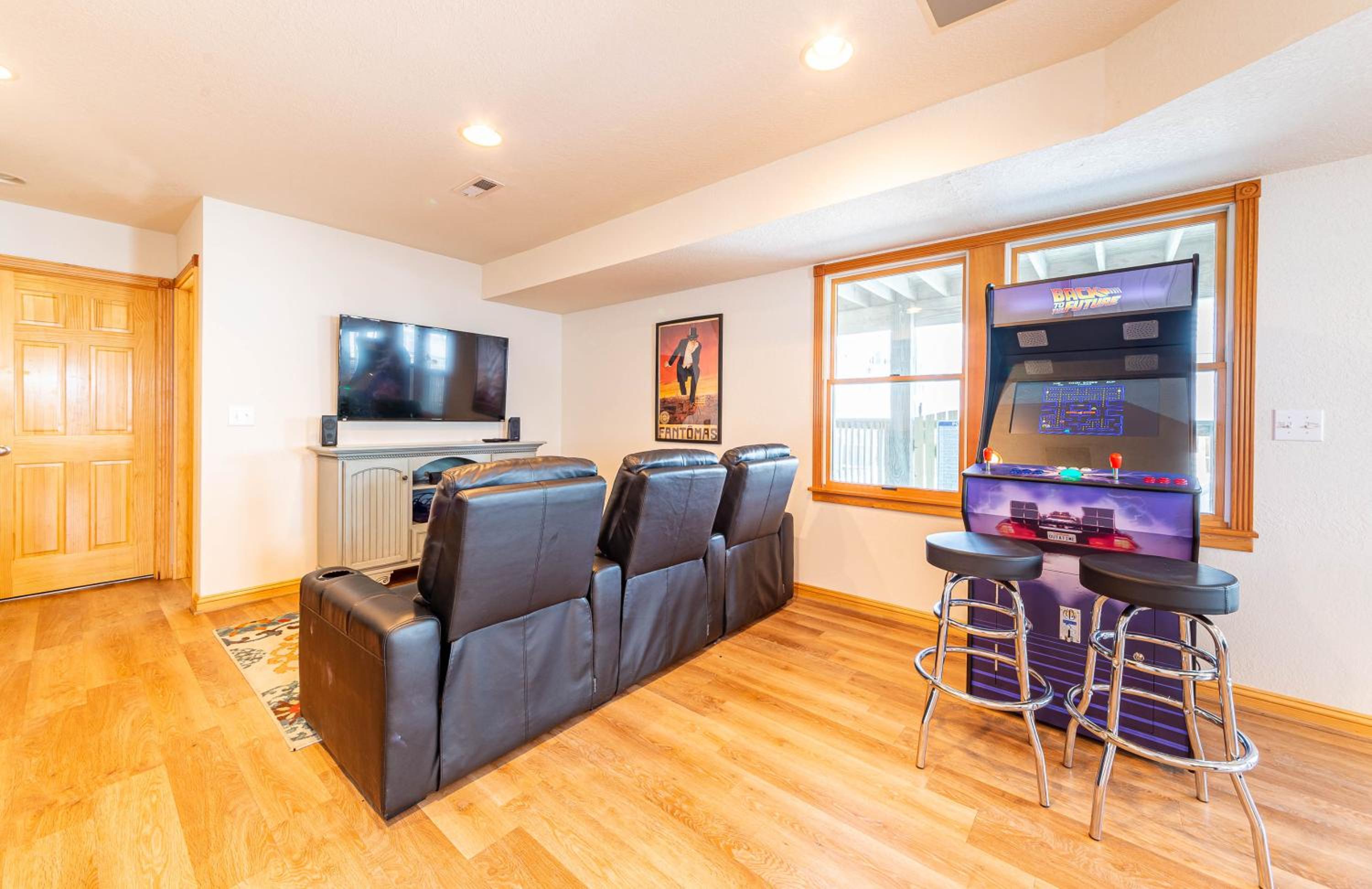 Carolina Getaway - Corolla, Ocean Sands, 150 Yds to Beach, Pool, Hot Tub, Pool Table, Arcade Game