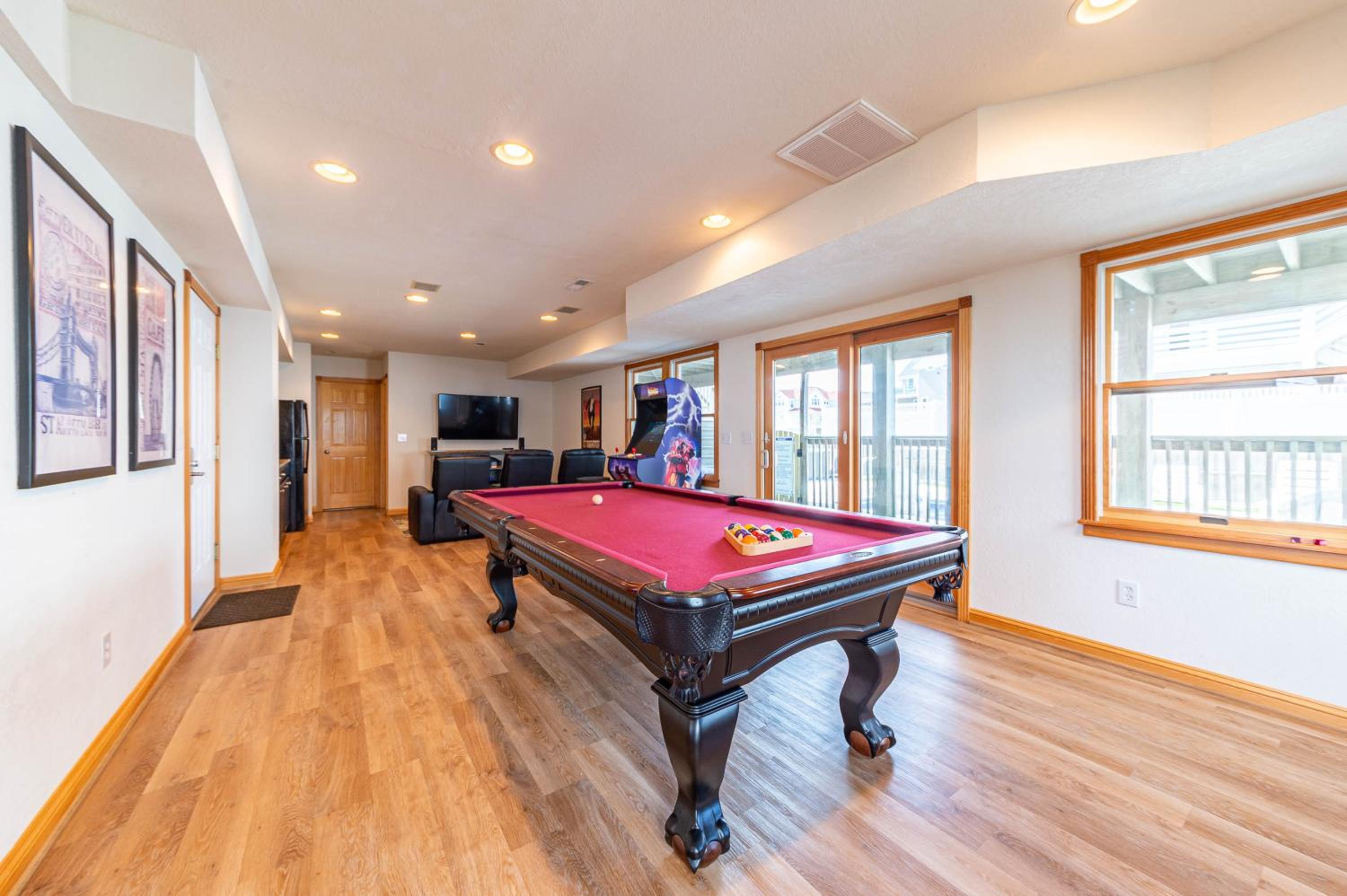 Carolina Getaway - Corolla, Ocean Sands, 150 Yds to Beach, Pool, Hot Tub, Pool Table, Arcade Game