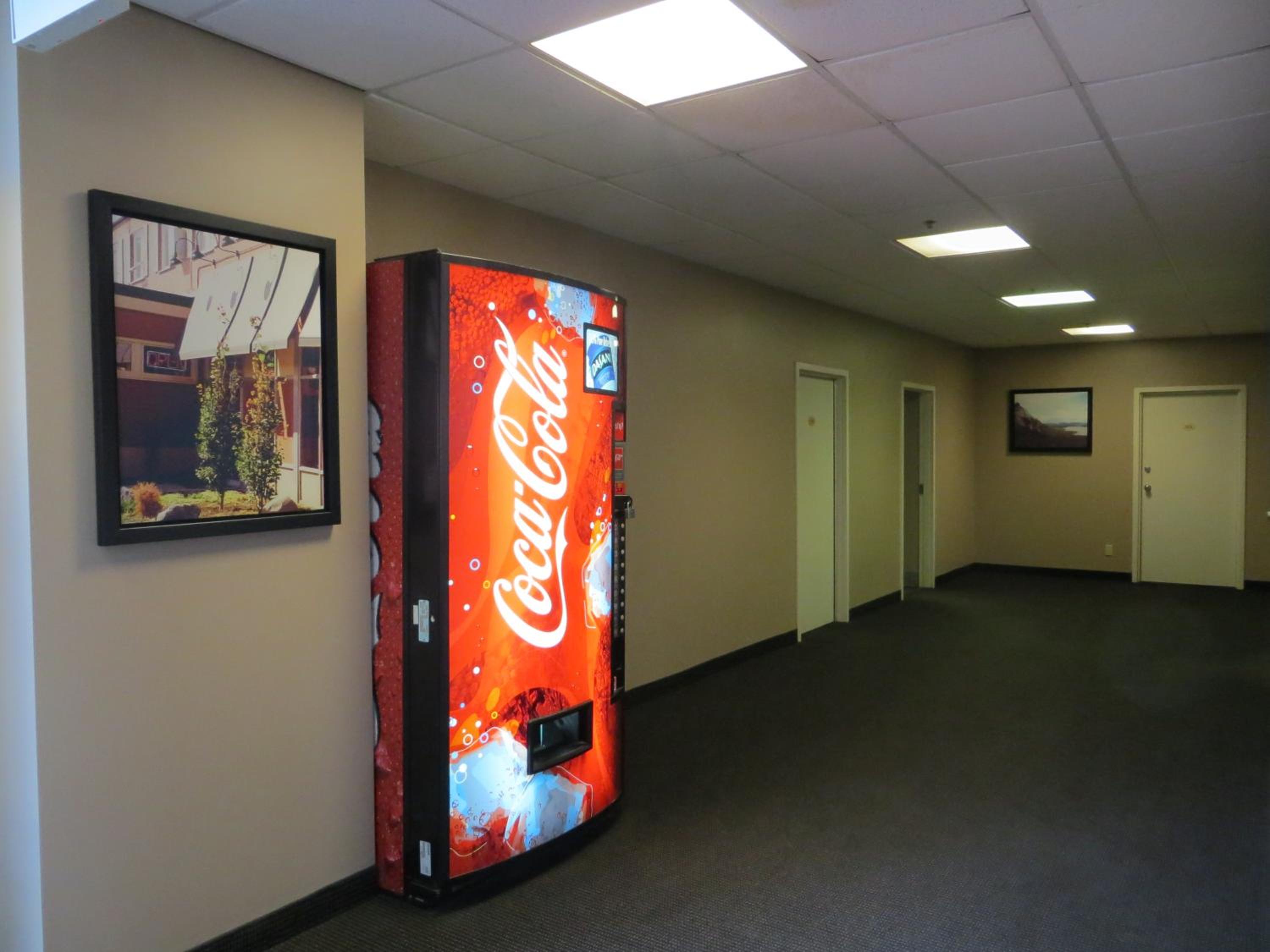 Hinton Vacations - Athabasca Valley Inn  Suites - Property Image 12