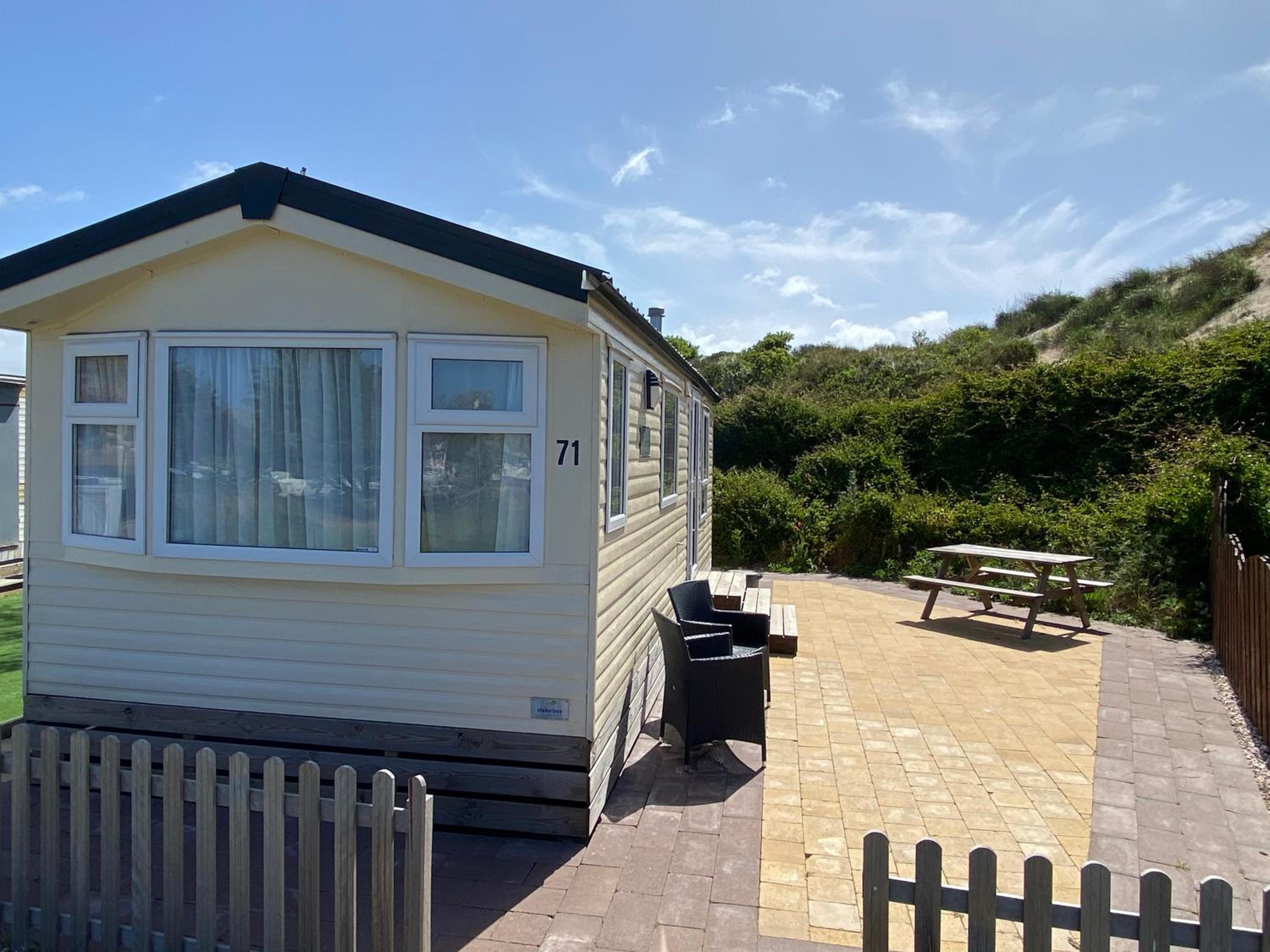 Chalet Playa direct aan zee in IJmuiden view 4