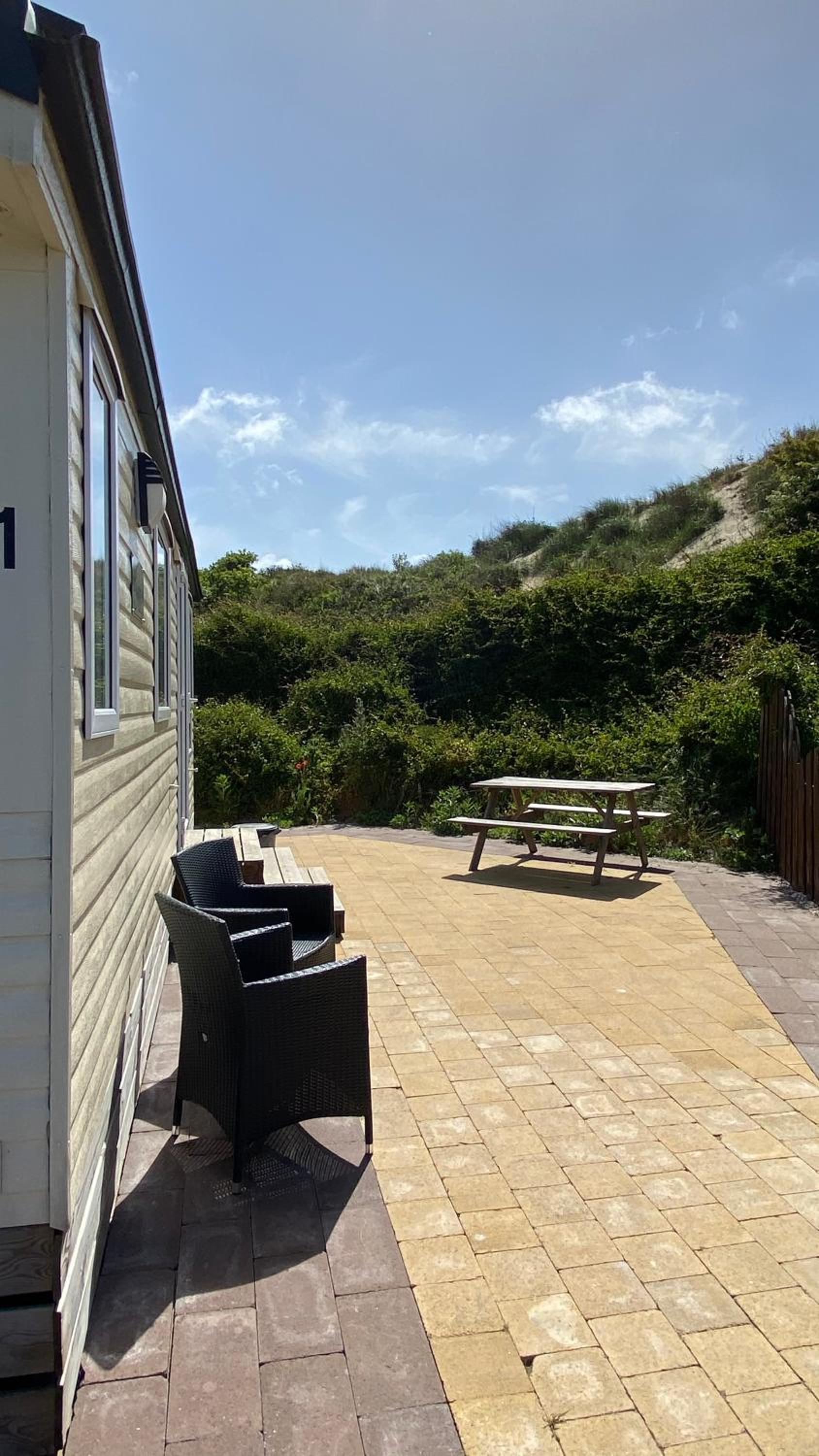 Chalet Playa direct aan zee in IJmuiden view 5