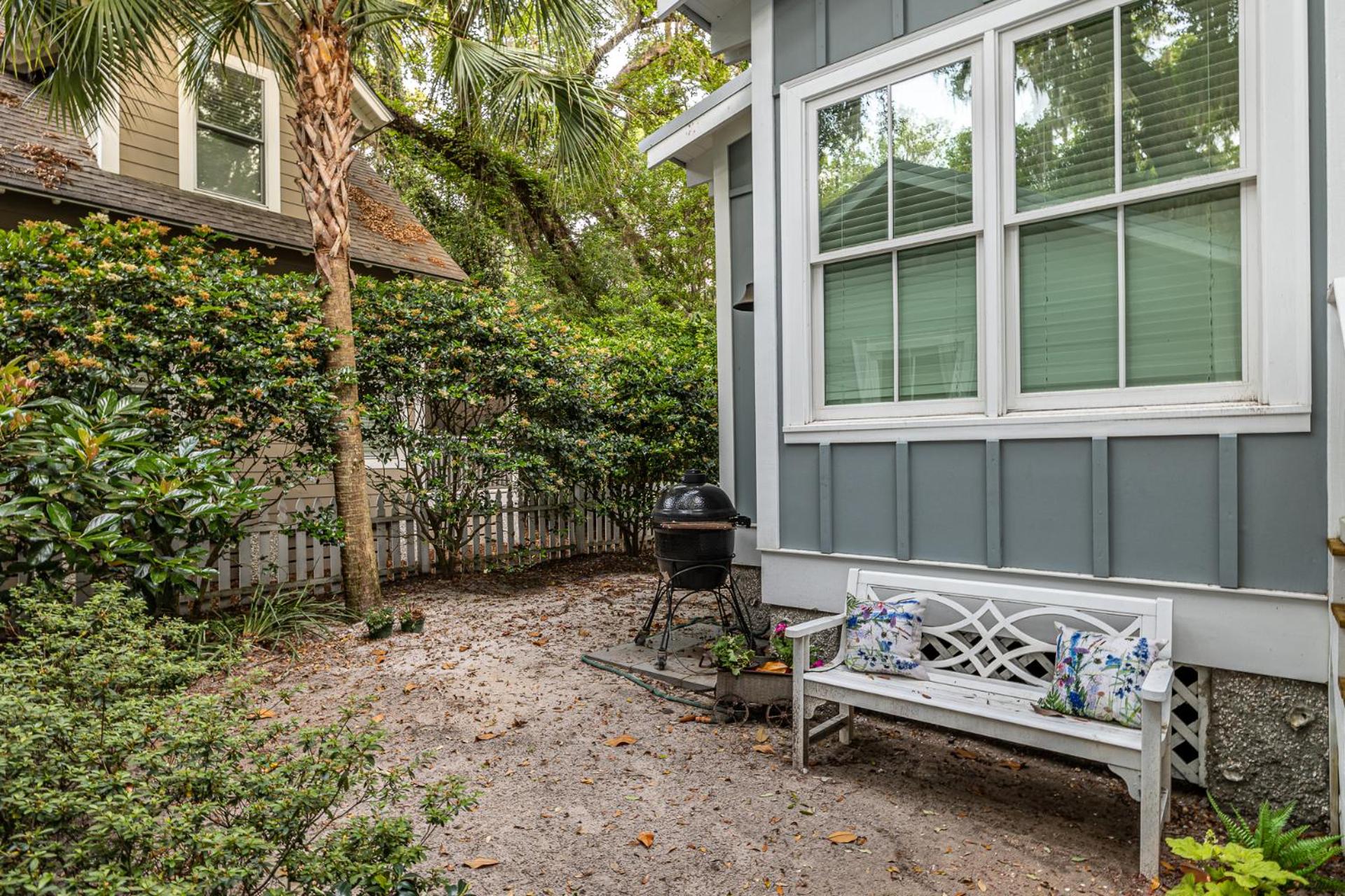 St Simons Island Vacations - 1052 Village Oals lane - Property Image 1