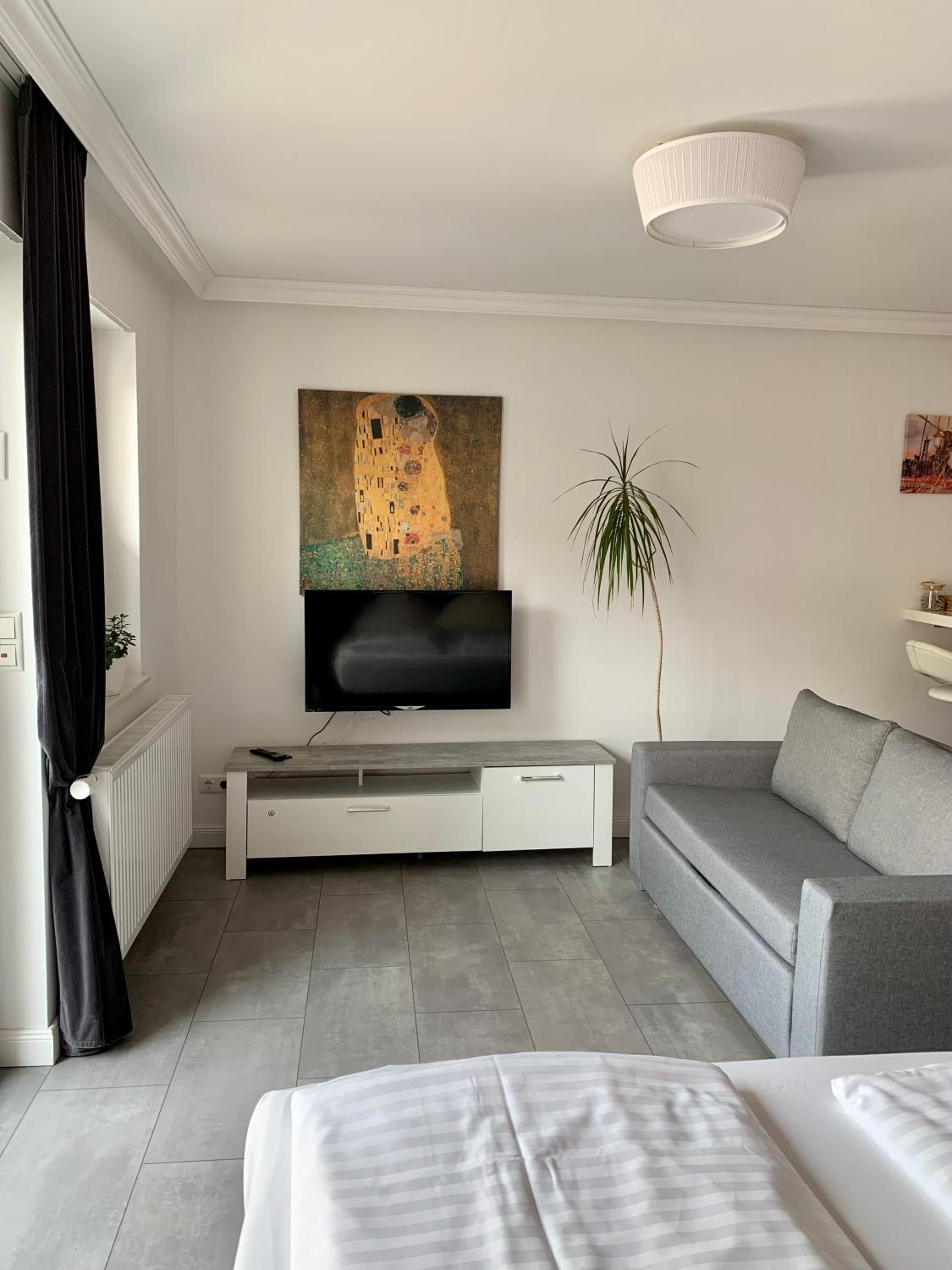 Apartment with a Smile view 4