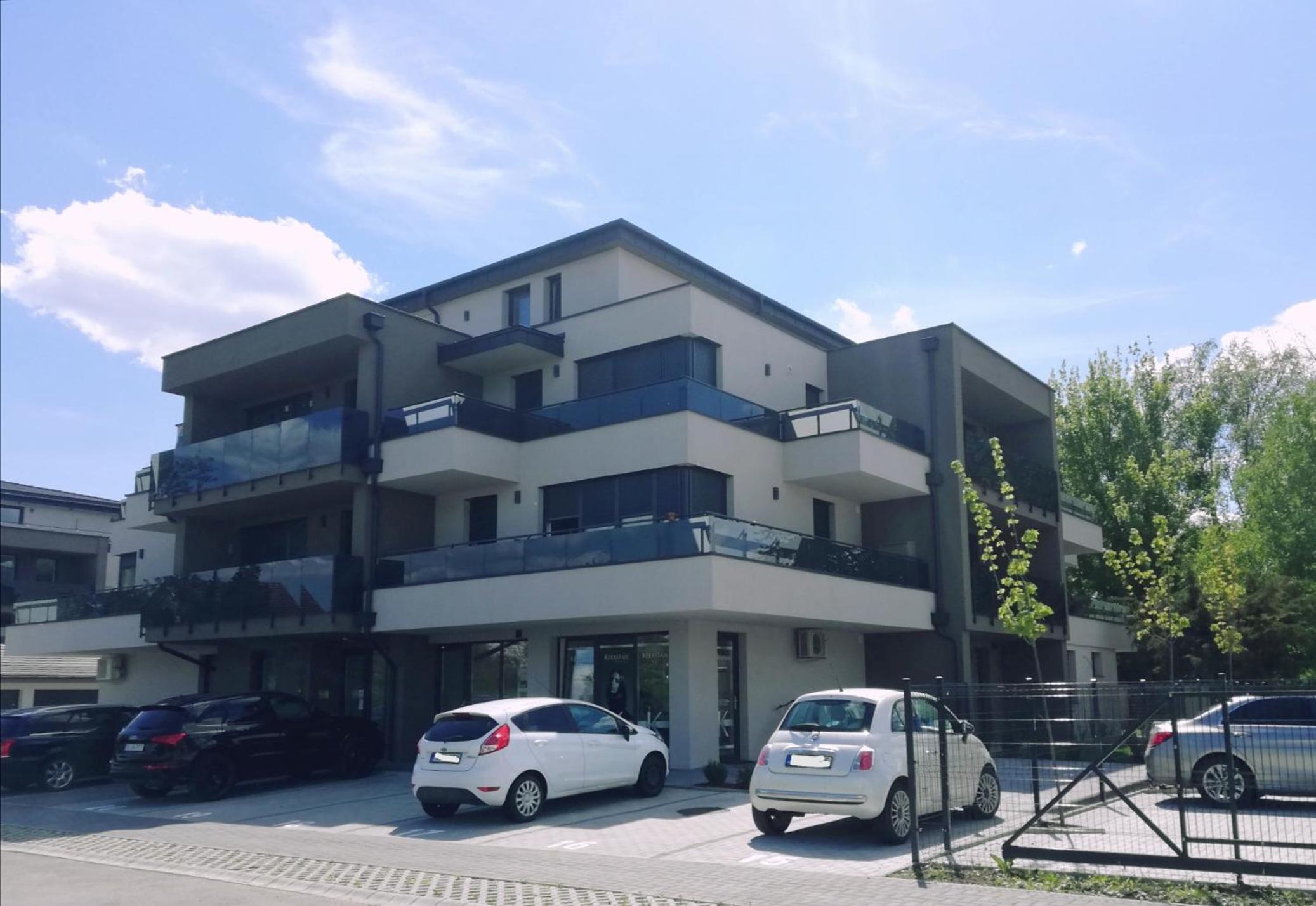 Lakeside Family & Studio Apartments view 2
