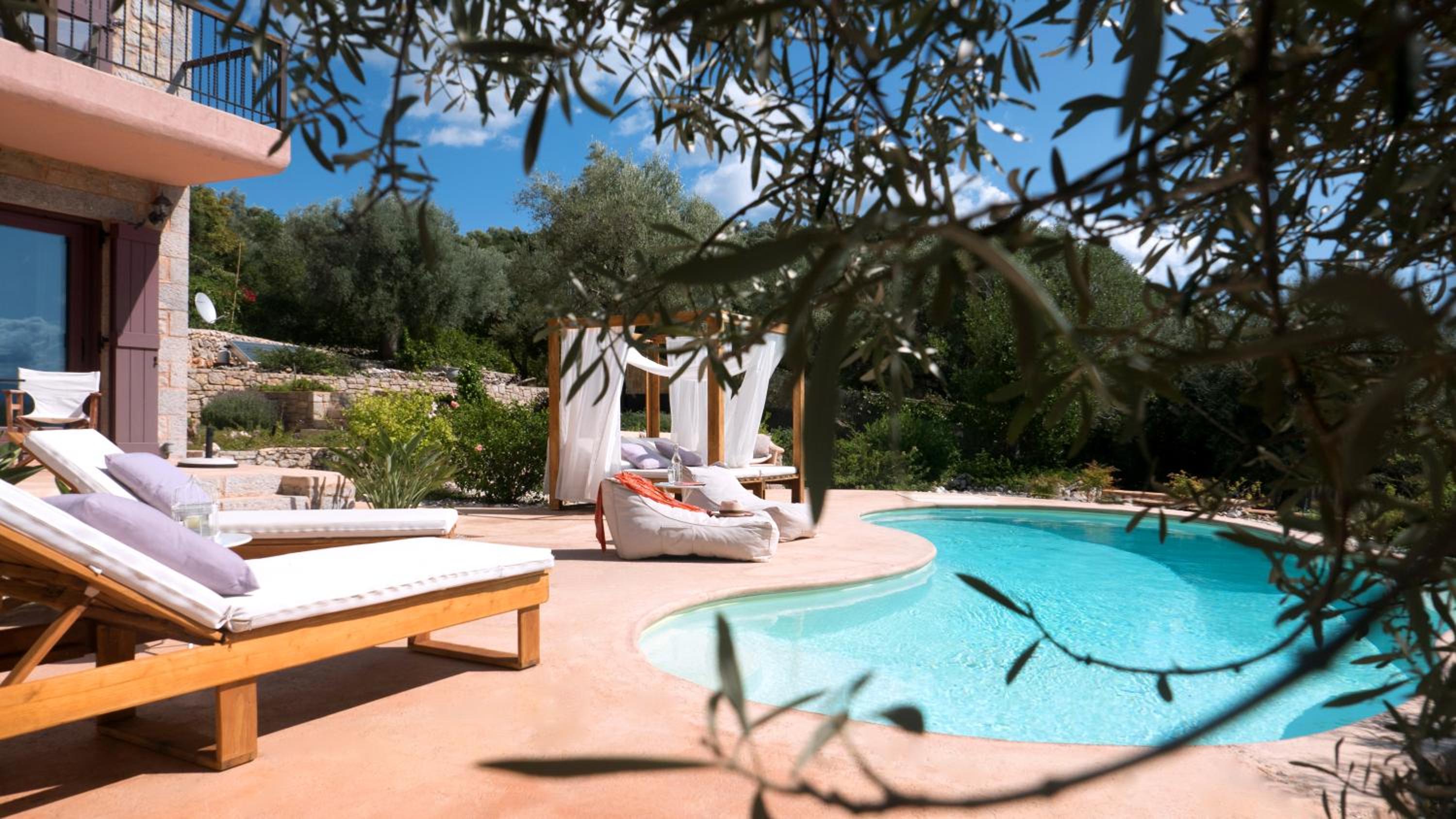 Villa Agapi - Spacious Boutique Villa with Private Pool close to the sea view 3