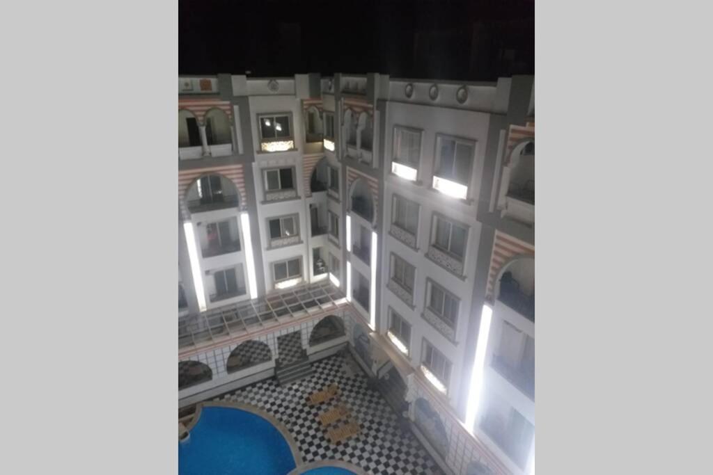 Apartmen with pool in Sheraton plaza Marina 301 view 5