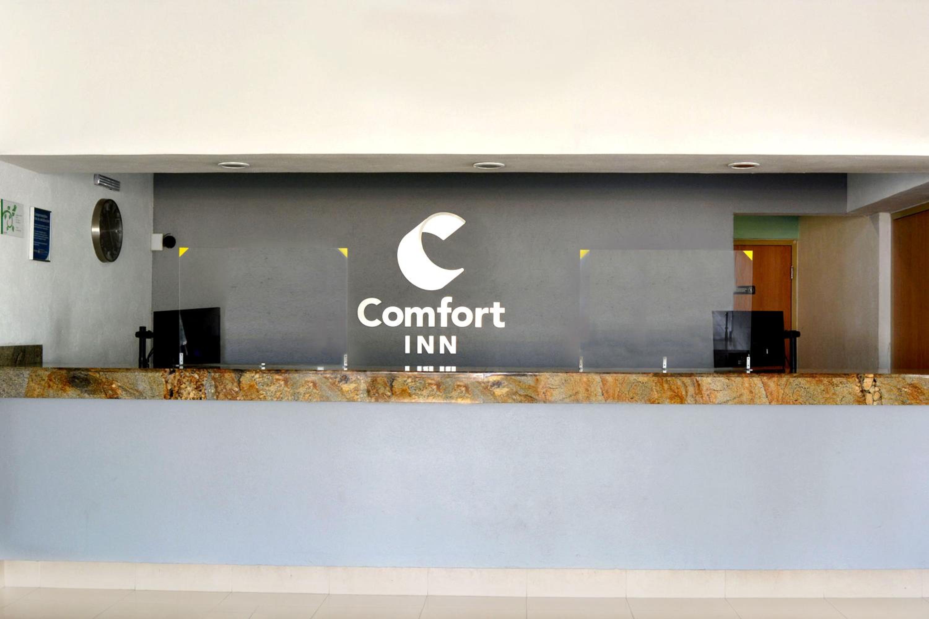Comfort Inn Puerto Vallarta Golfside & Marina