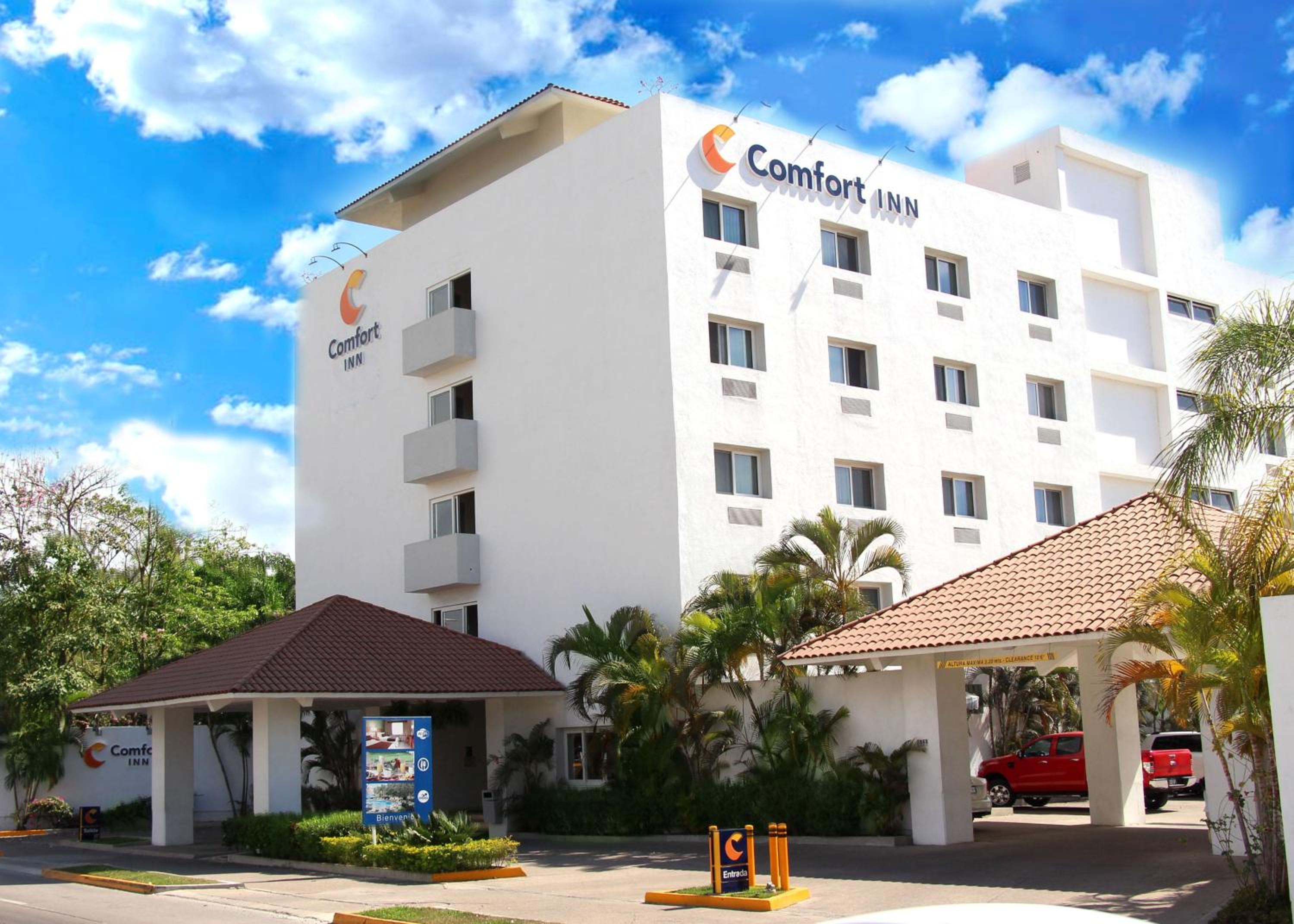 Comfort Inn Puerto Vallarta Golfside & Marina