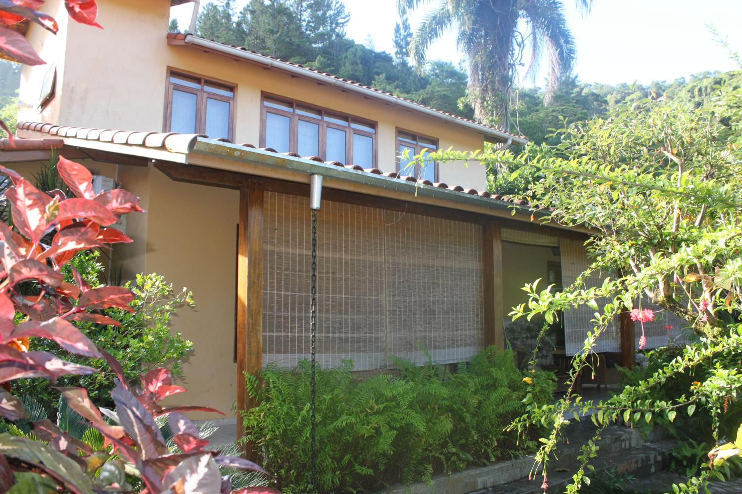 Piscina climatizada, jacuzzi e com grande área verde
