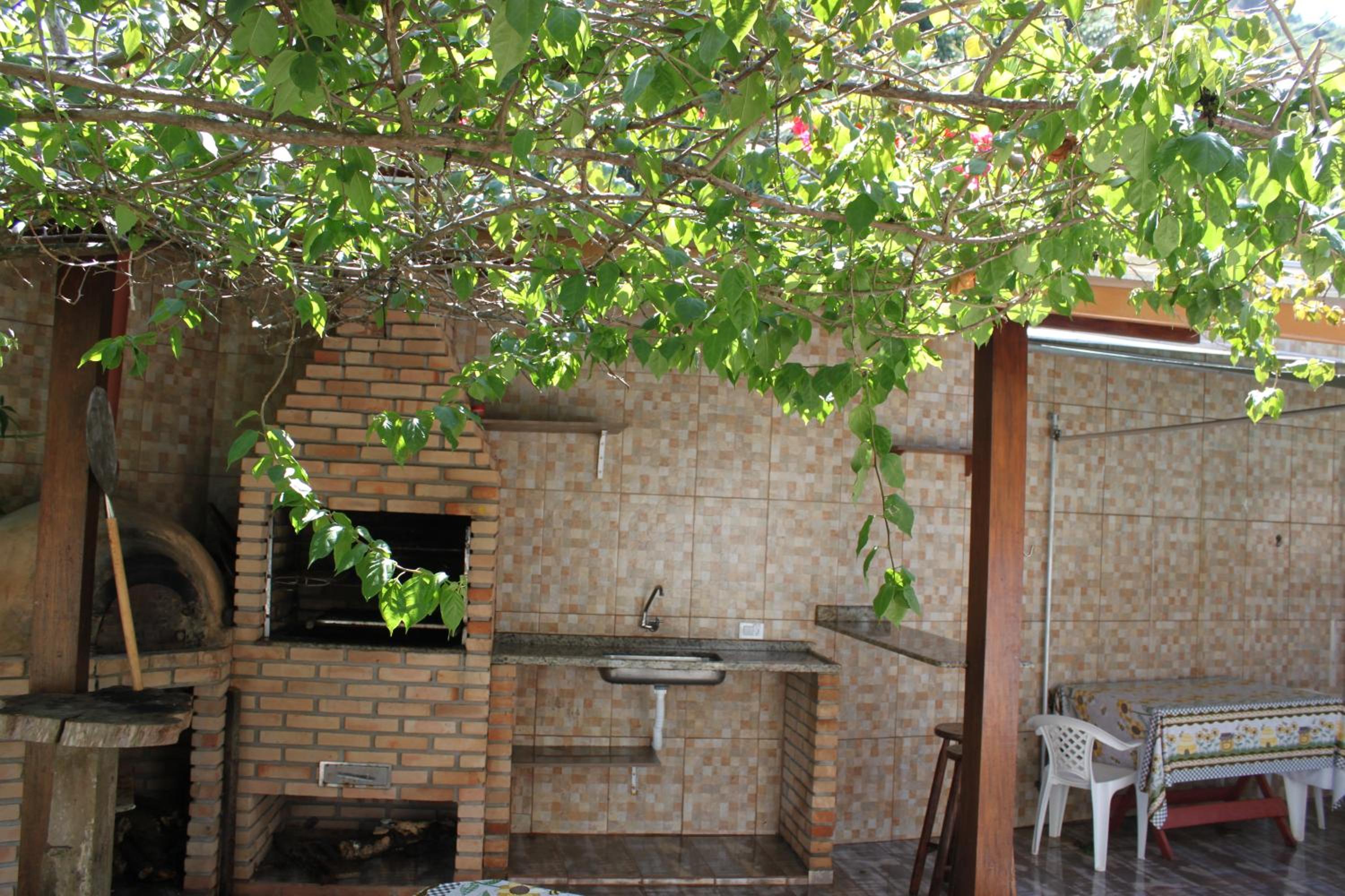 Piscina climatizada, jacuzzi e com grande área verde