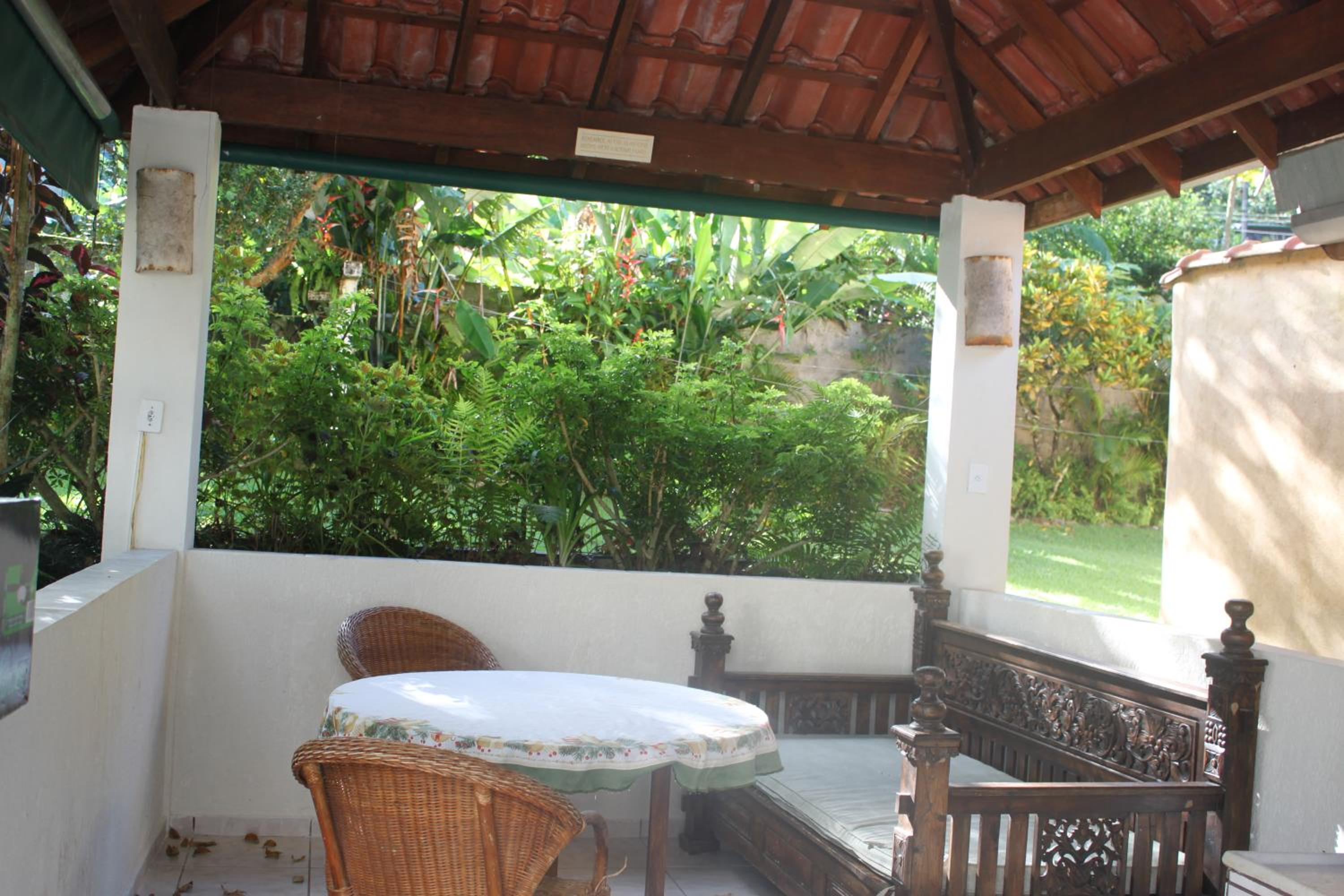 Piscina climatizada, jacuzzi e com grande área verde