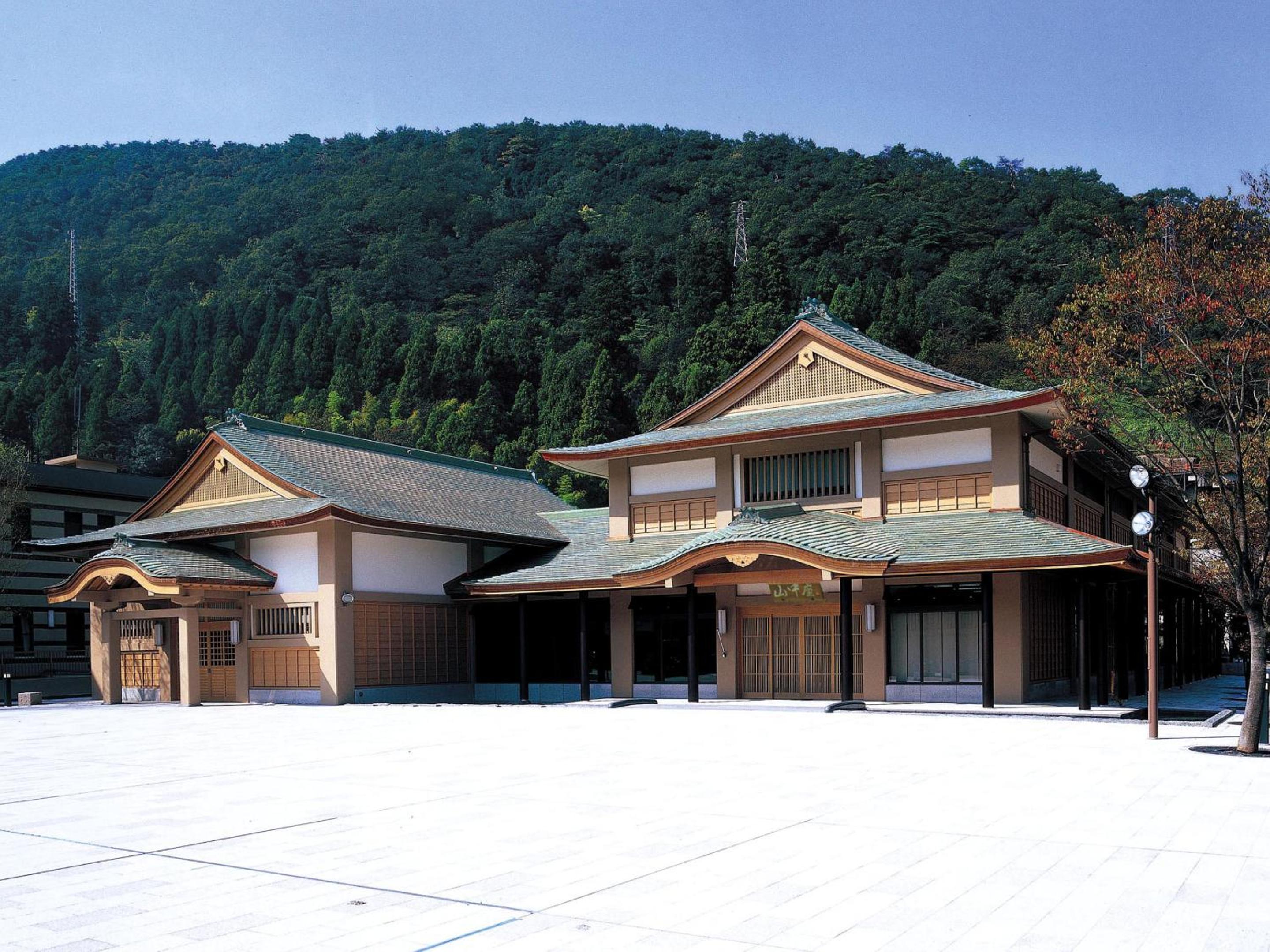 Ooedo Onsen Monogatari Premium Yamanaka Grand Hotel