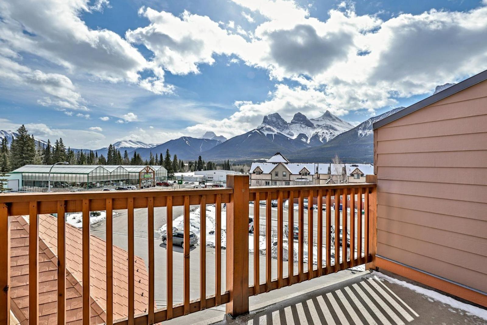 Stoneridge Mountain Resort managed by Little Sister Getaways