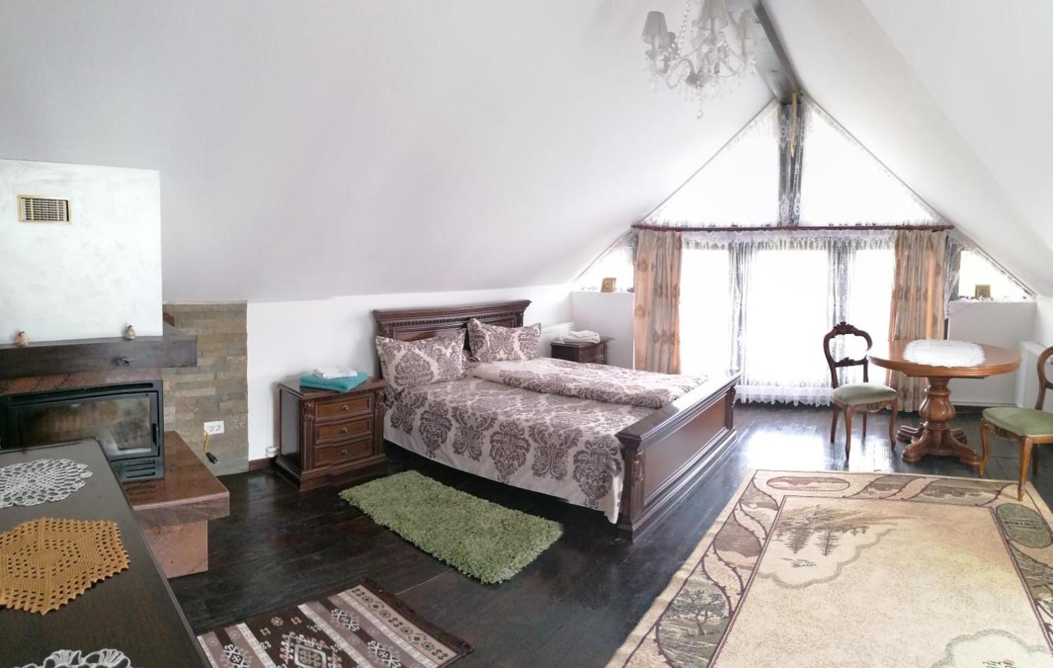 Pensiunea Casa Fierarul din Bucovina view 2