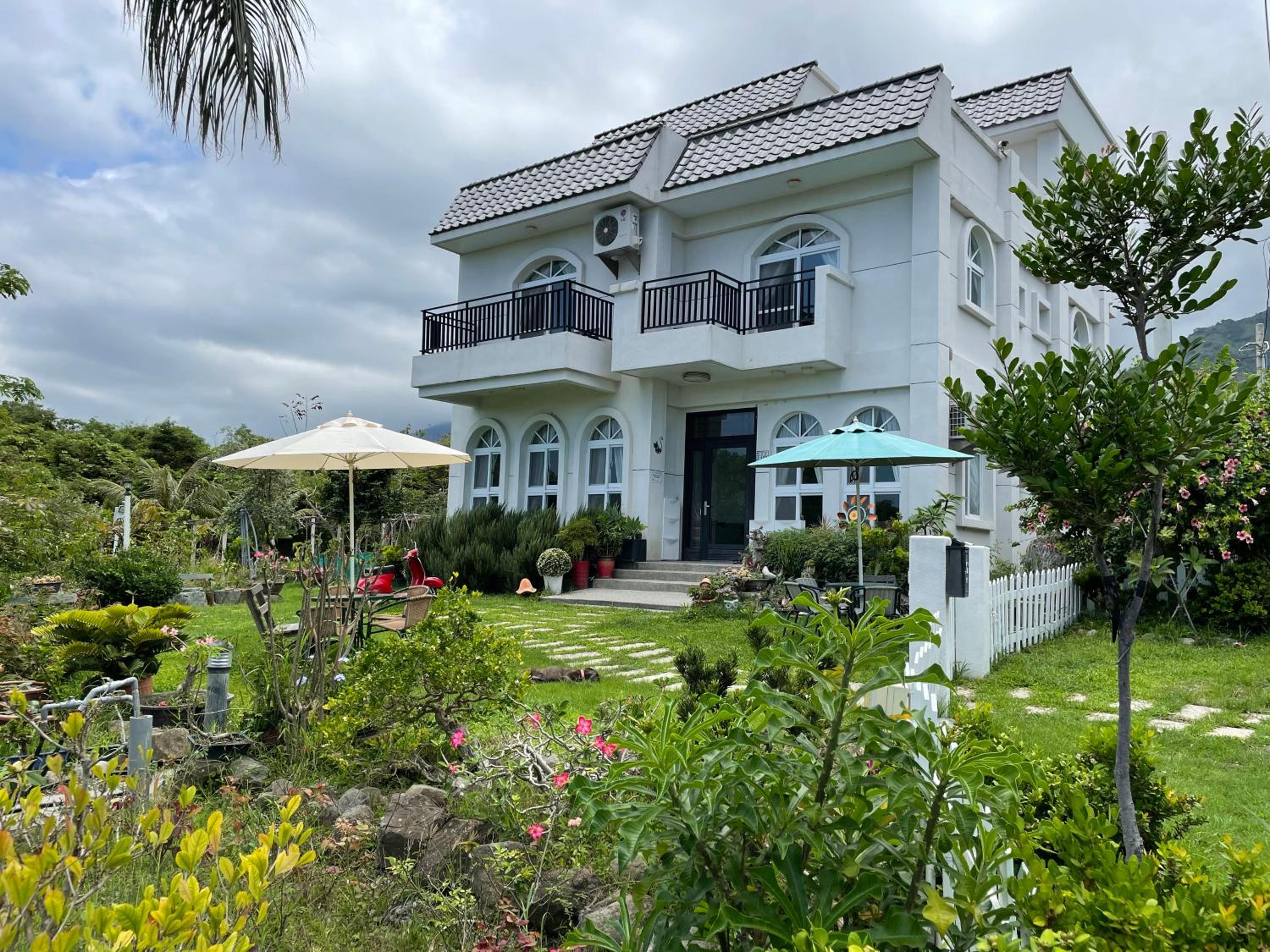 Lanshan House