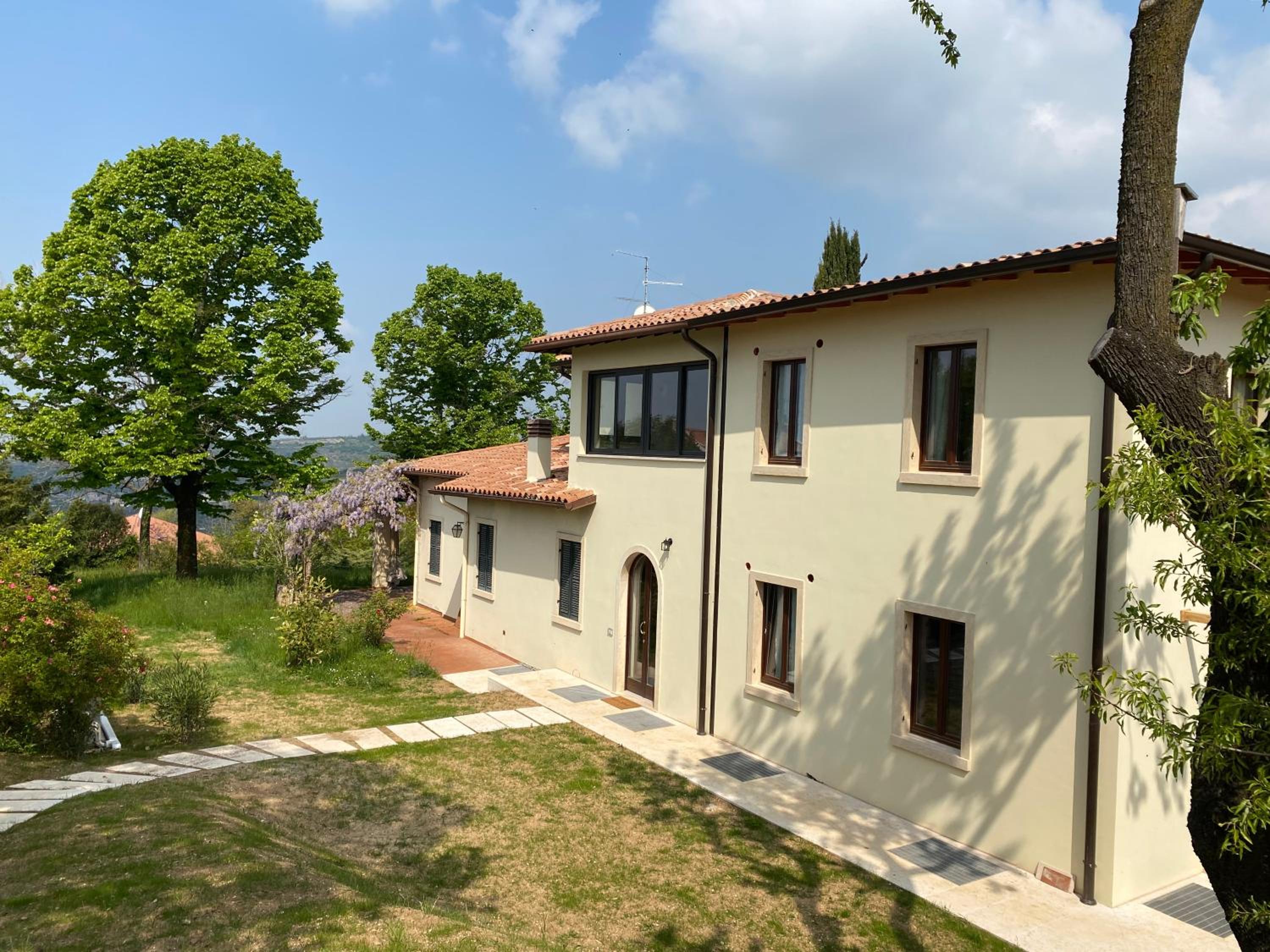 Residenza Cipressi e Olivi - VeronaInflat view 5