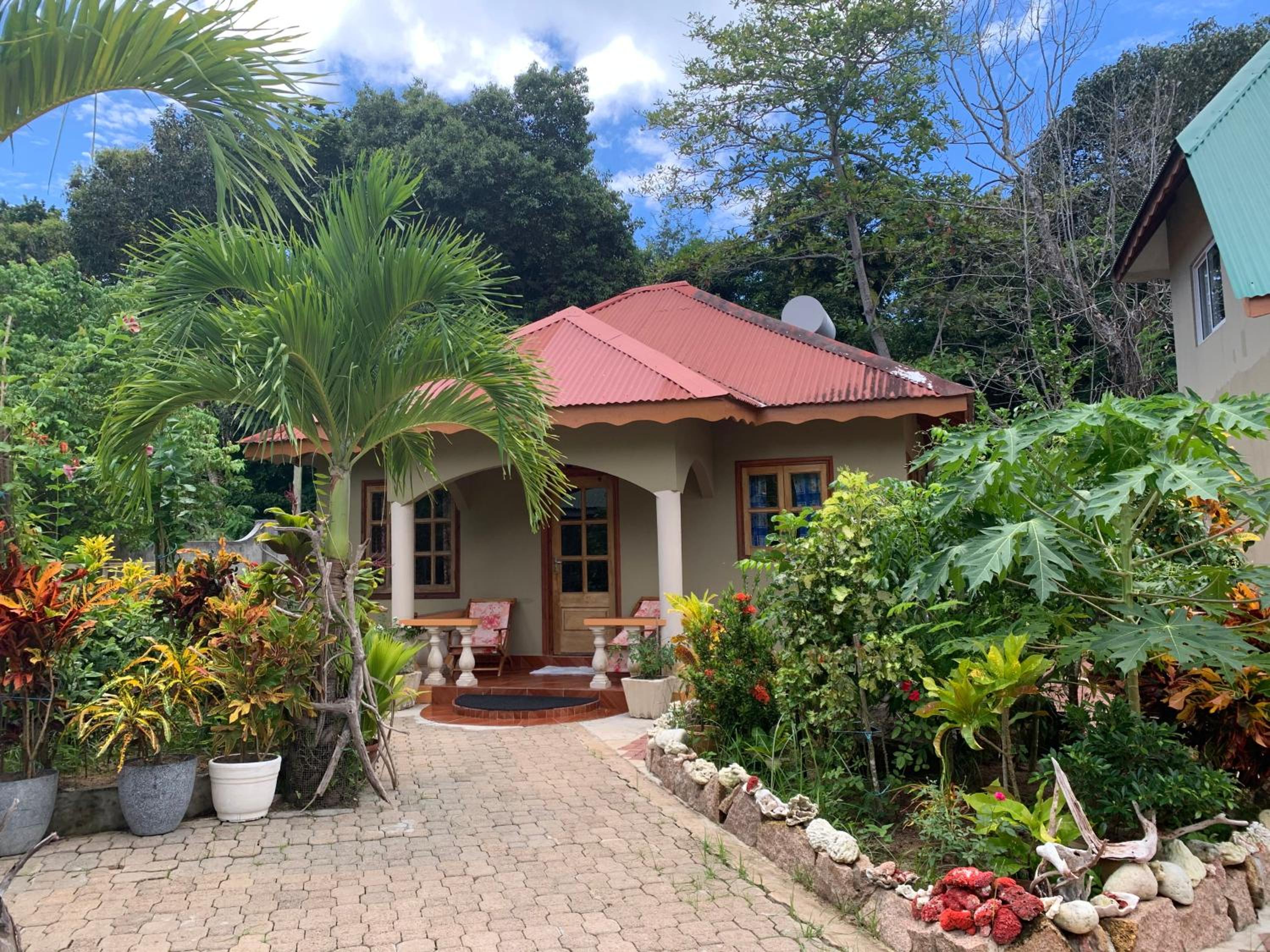 Hotel Island Bungalow - Image 1