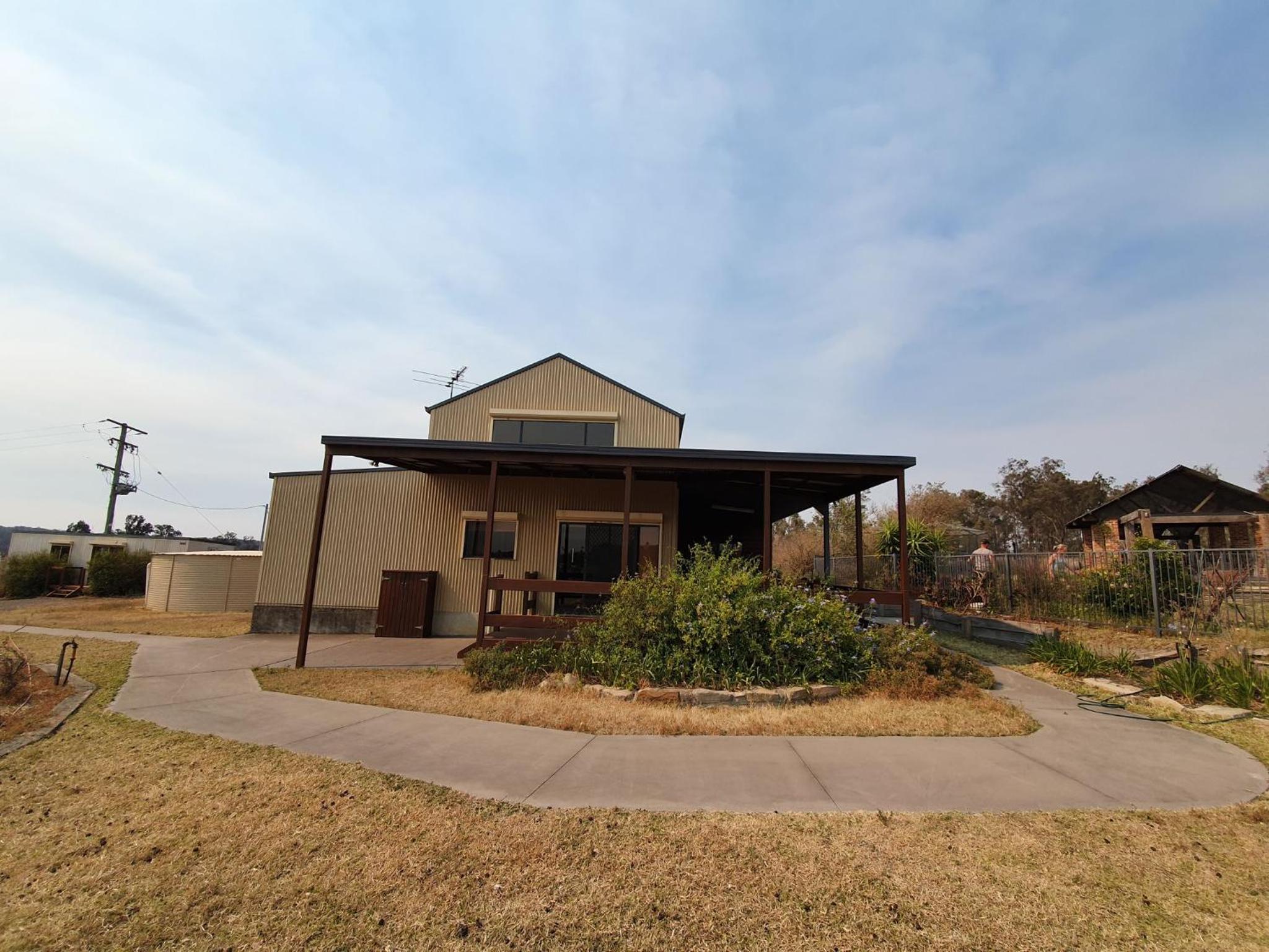 Kelman Cottage with pool and beautiful native wildlife