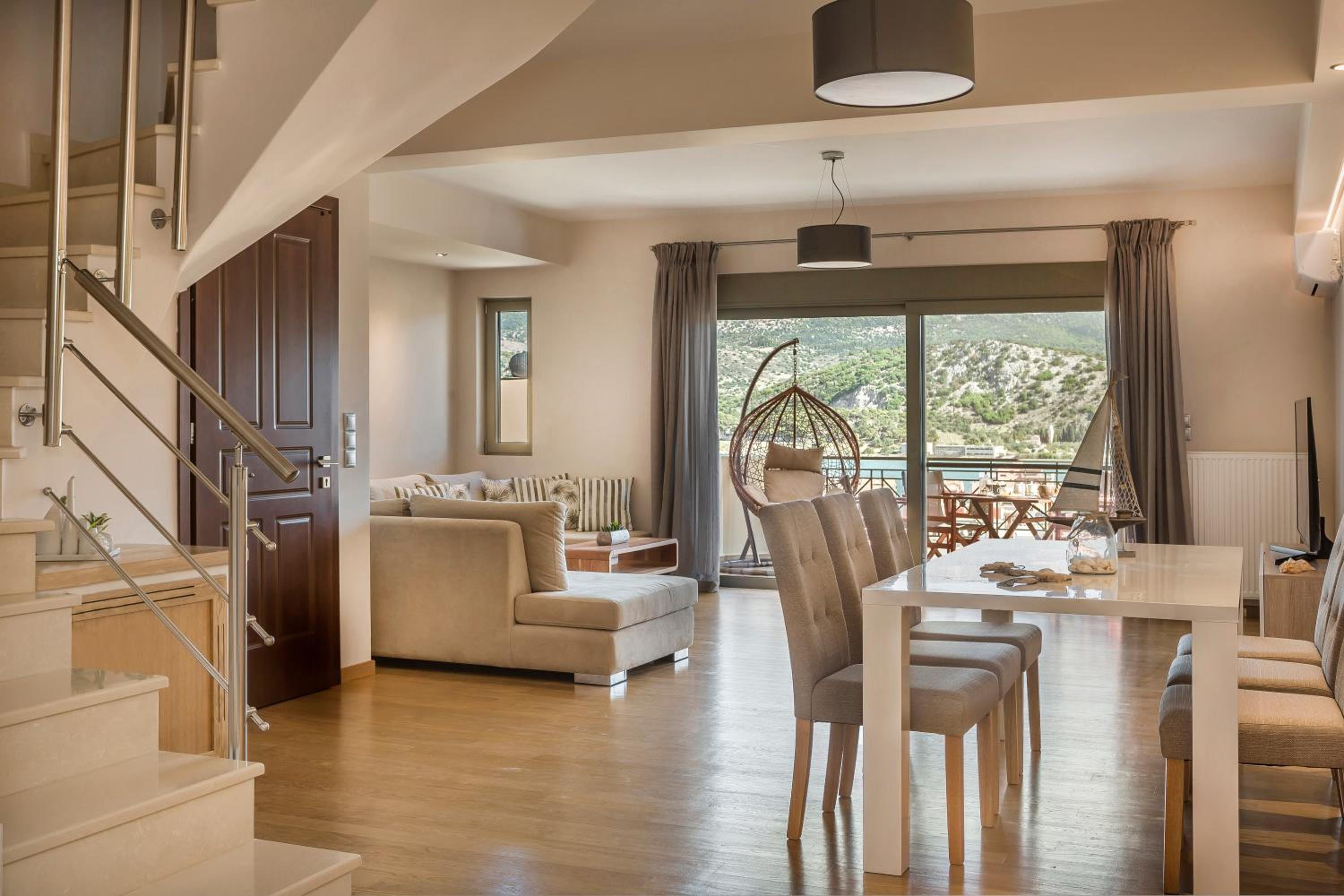 Grand View Maisonette view 2