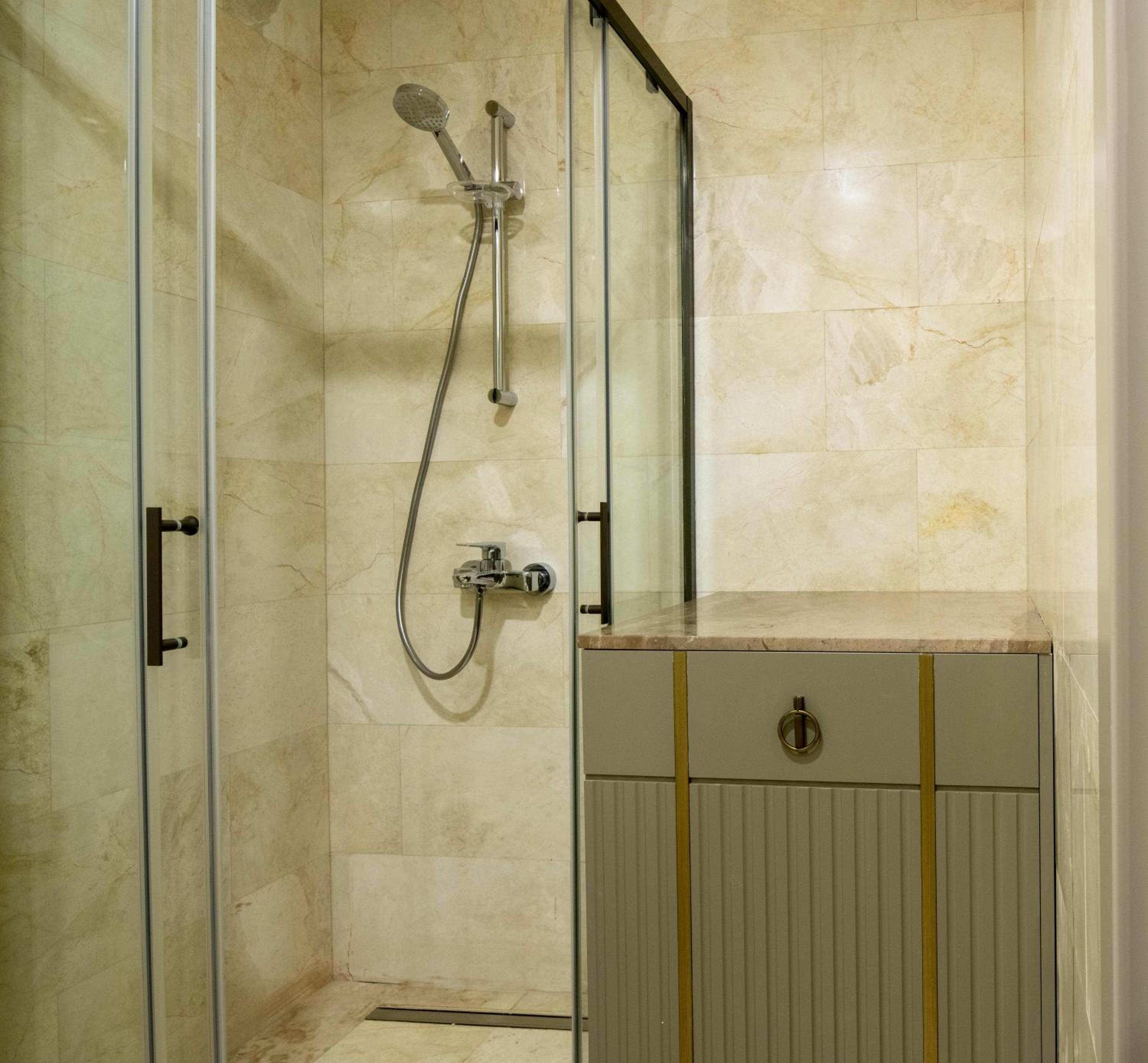 G Tower Furnished Apartment Rentals