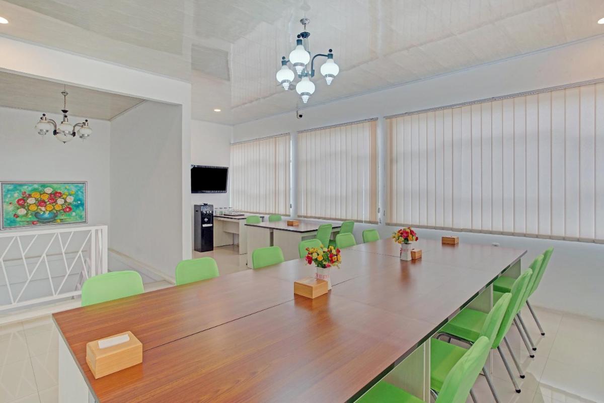 meeting room