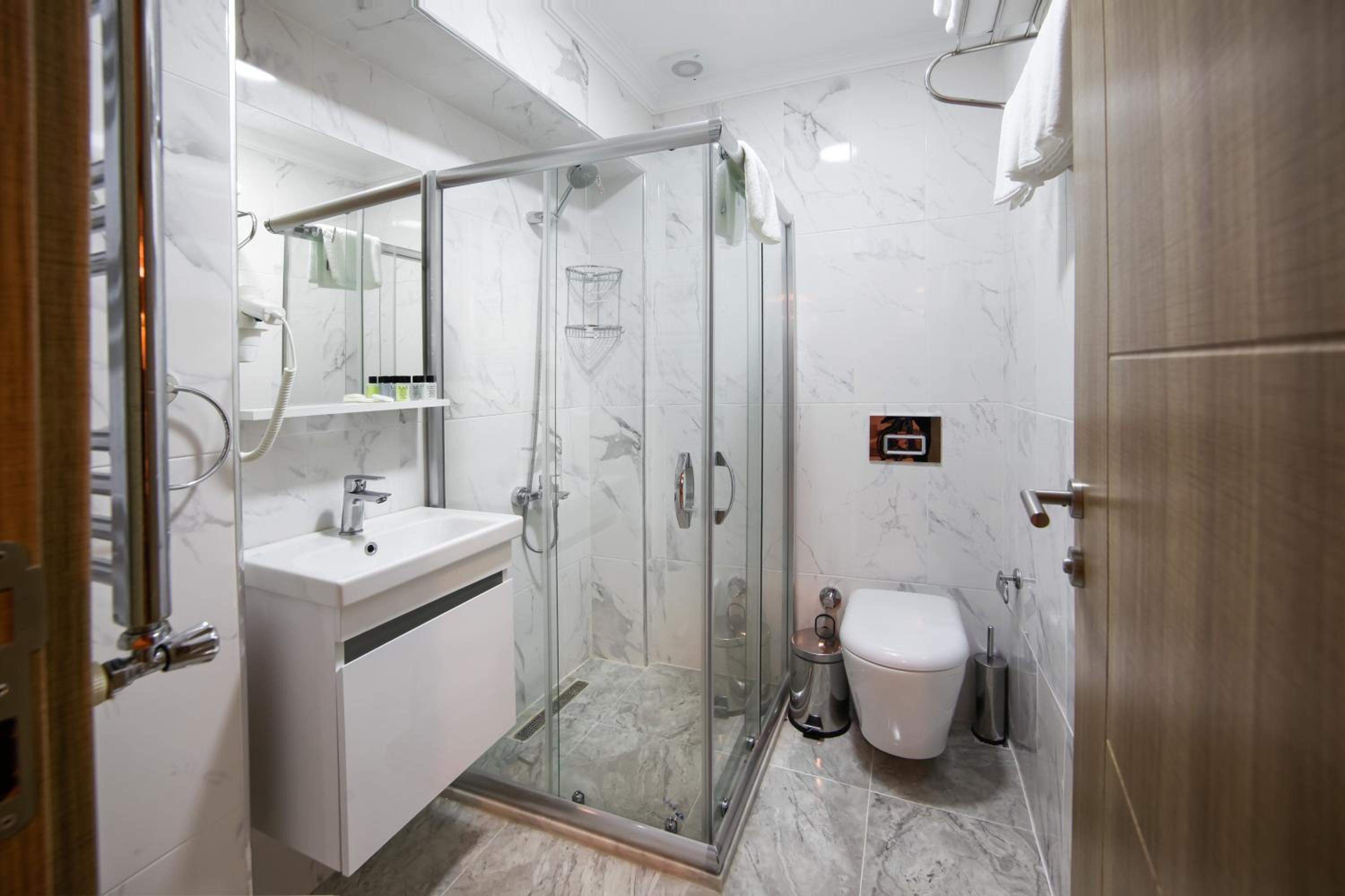 SEVEN ROSES APART OTEL - Image 11