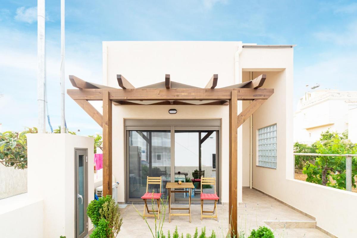 Achilles Maisonette view 2