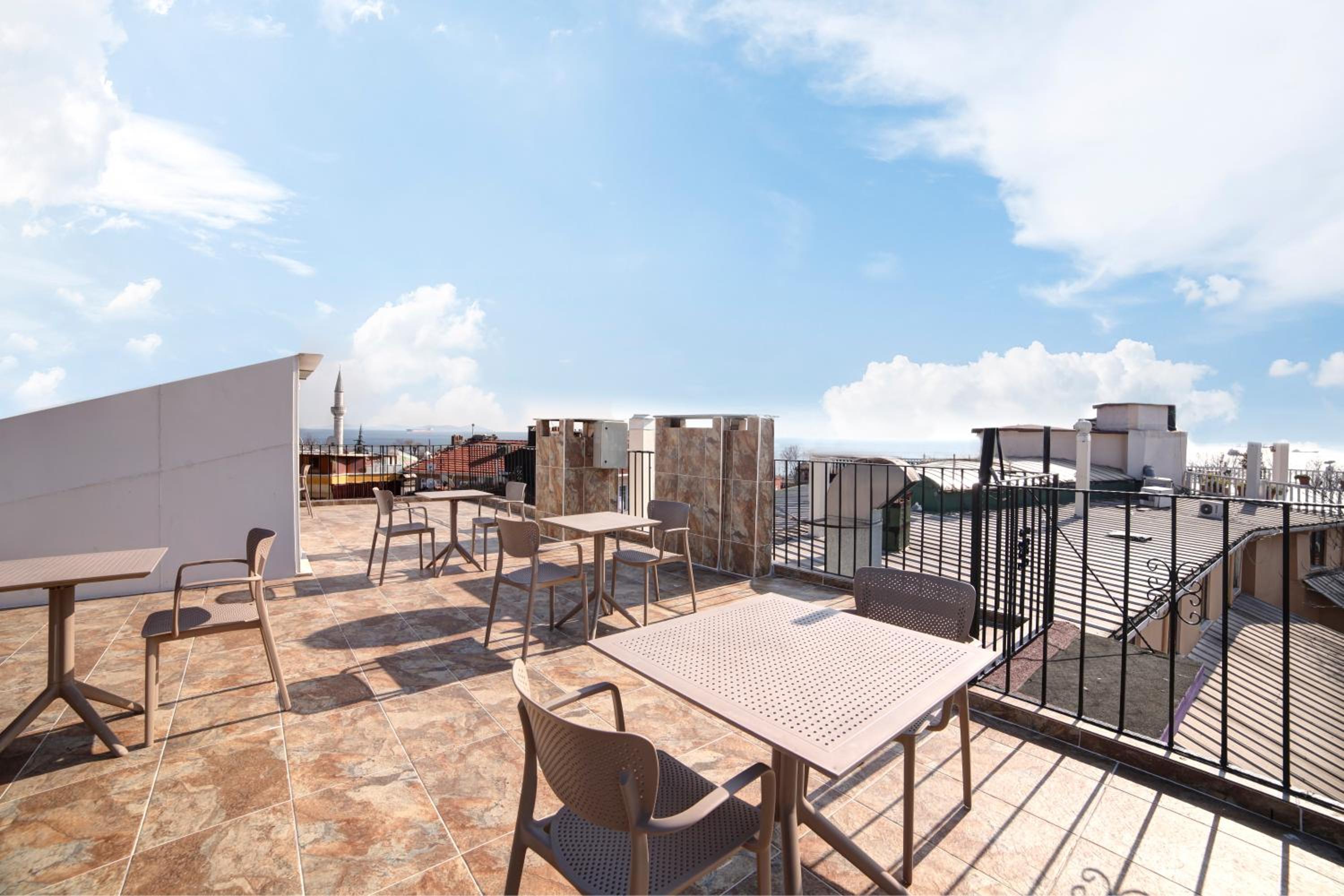 SEVEN ROSES APART OTEL - Image 17