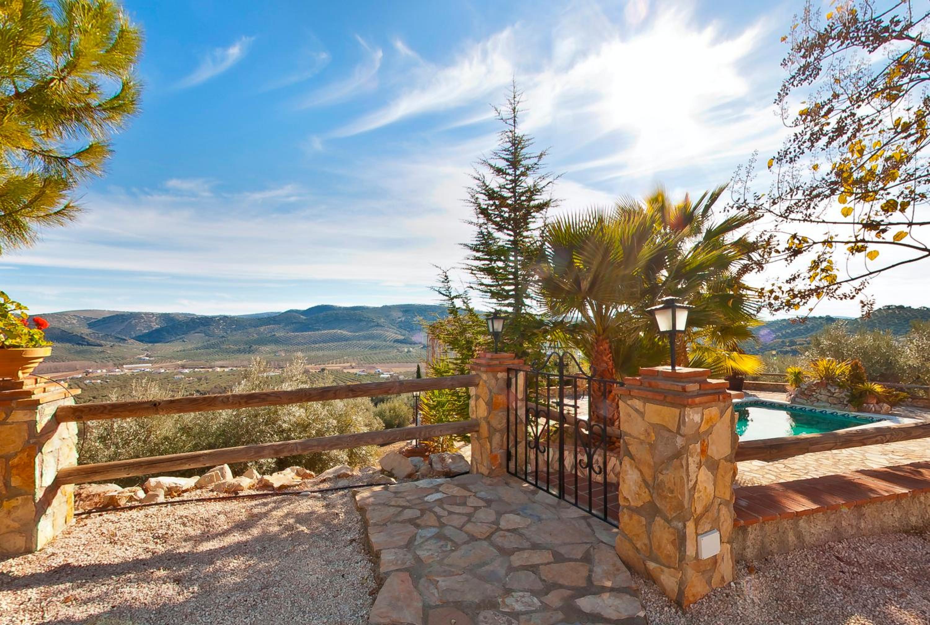 Spacious villa with pool in Priego de Córdoba - 350 m² view 3