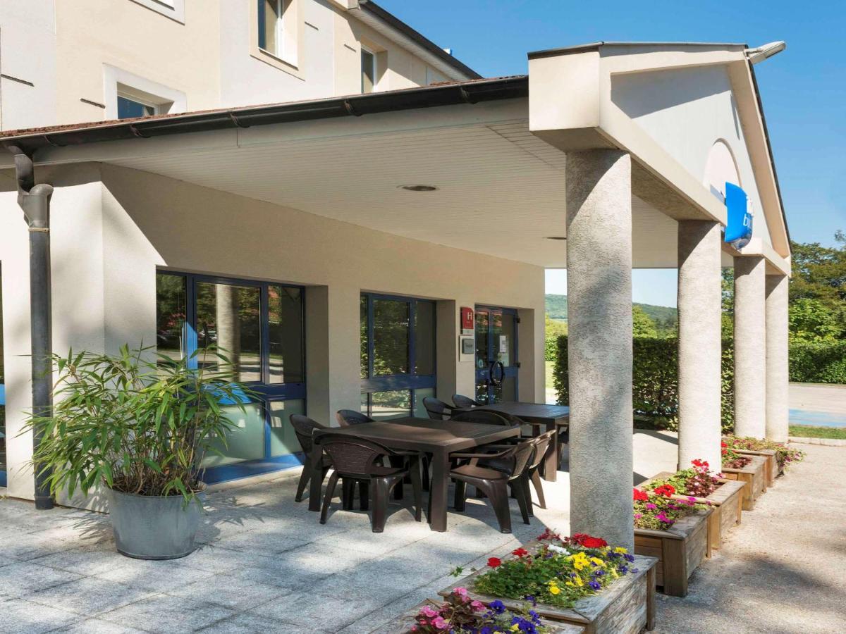 outdoor BBQ area