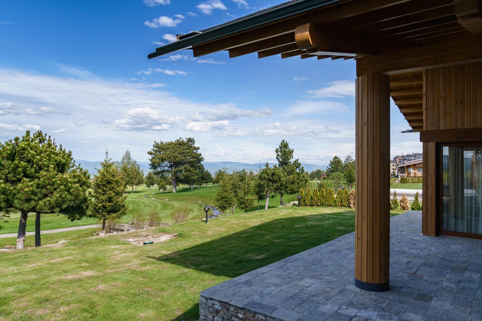 The House on the Green in Pirin Golf