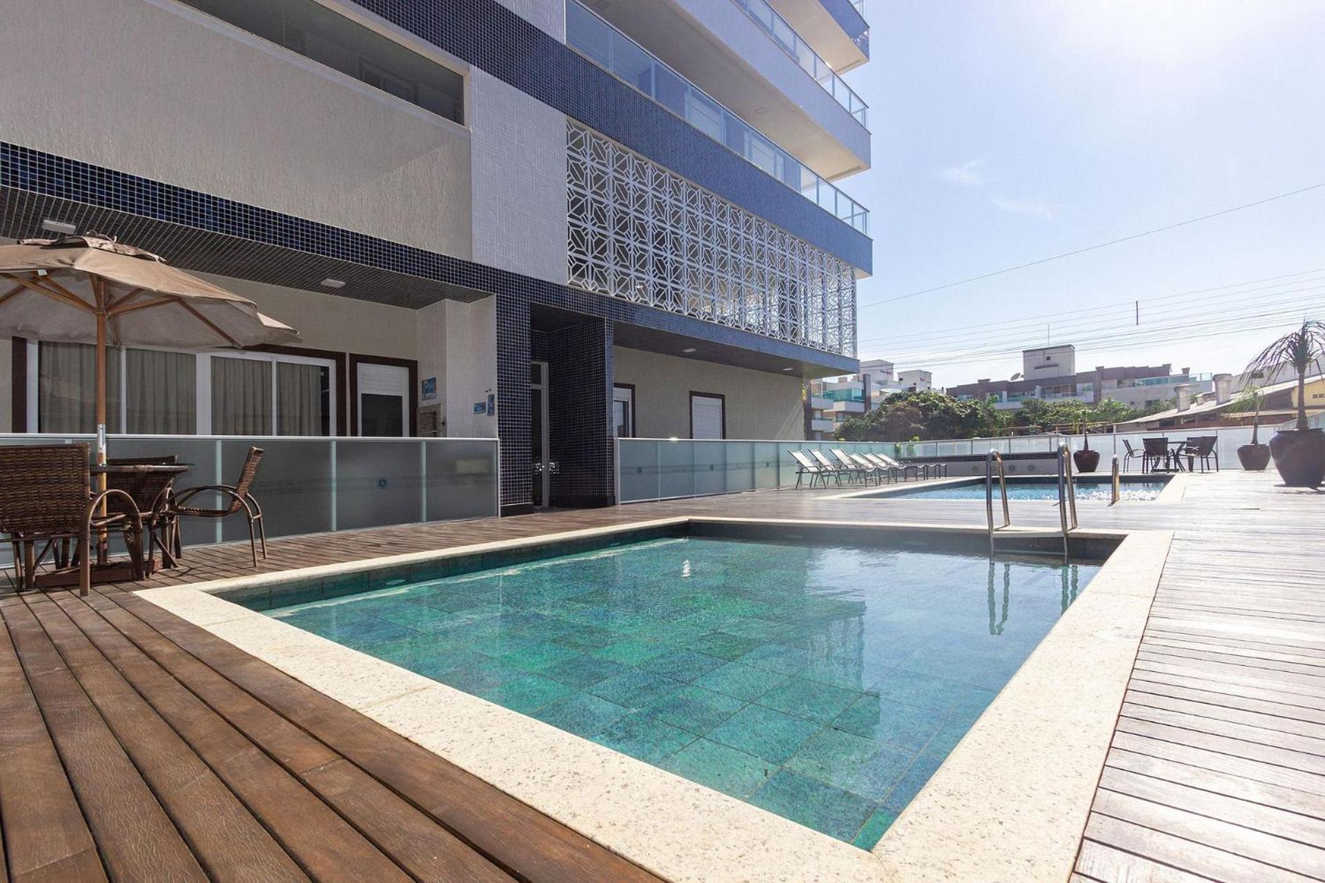 Mar de Fora 205 – Lindíssima Cobertura Duplex - Piscina no Condomínio - 100 Metros da Praia de Mariscal.