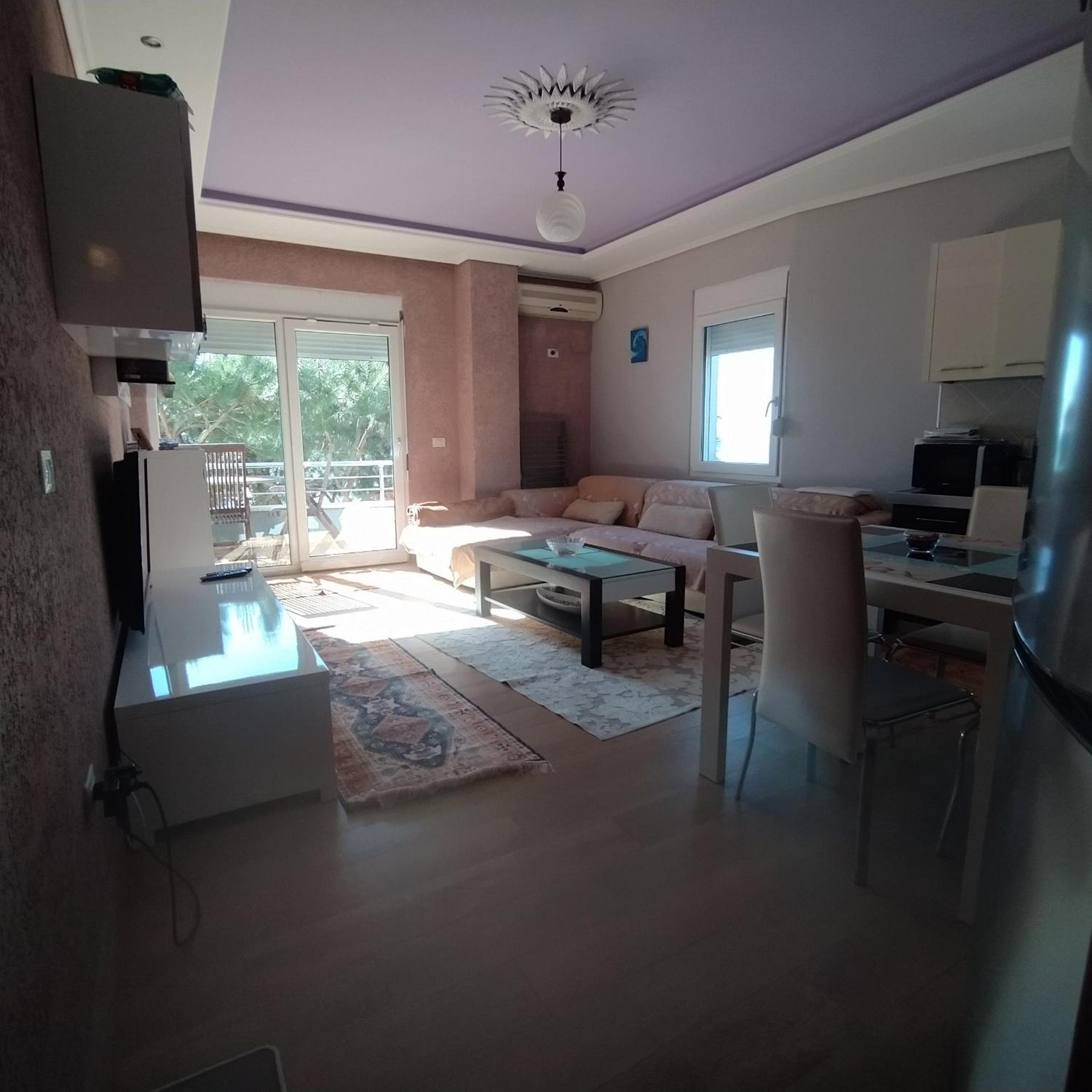 Mia's Sea View Apartment