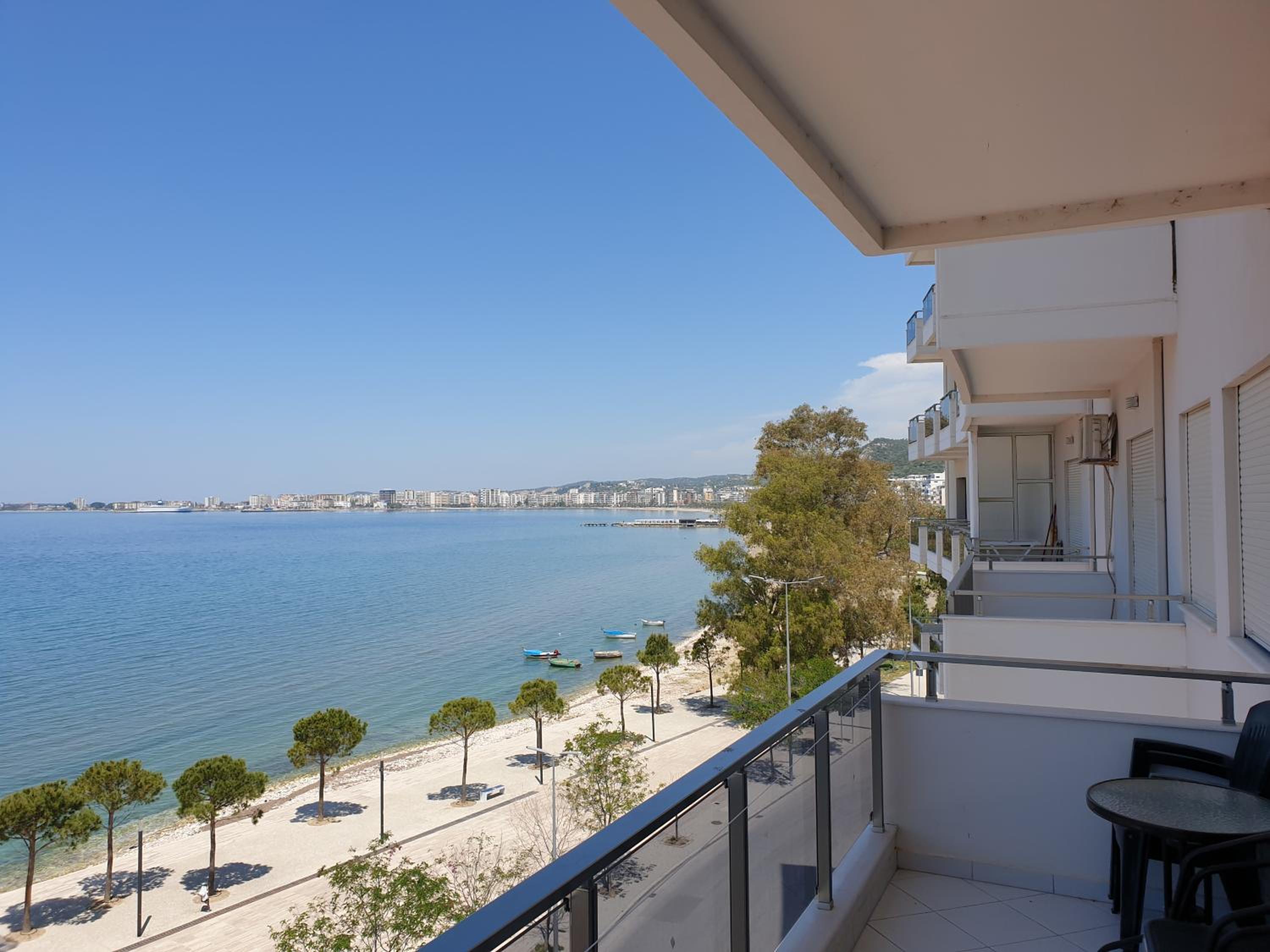 ASTA Apartments Free Private Parking