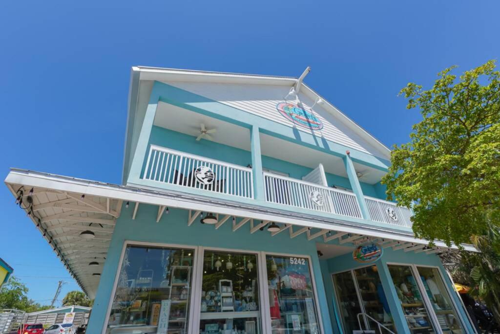 Siesta Cool: Only Minutes Walk to Siesta Beach!