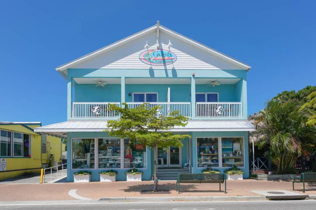 Siesta Cool: Only Minutes Walk to Siesta Beach!