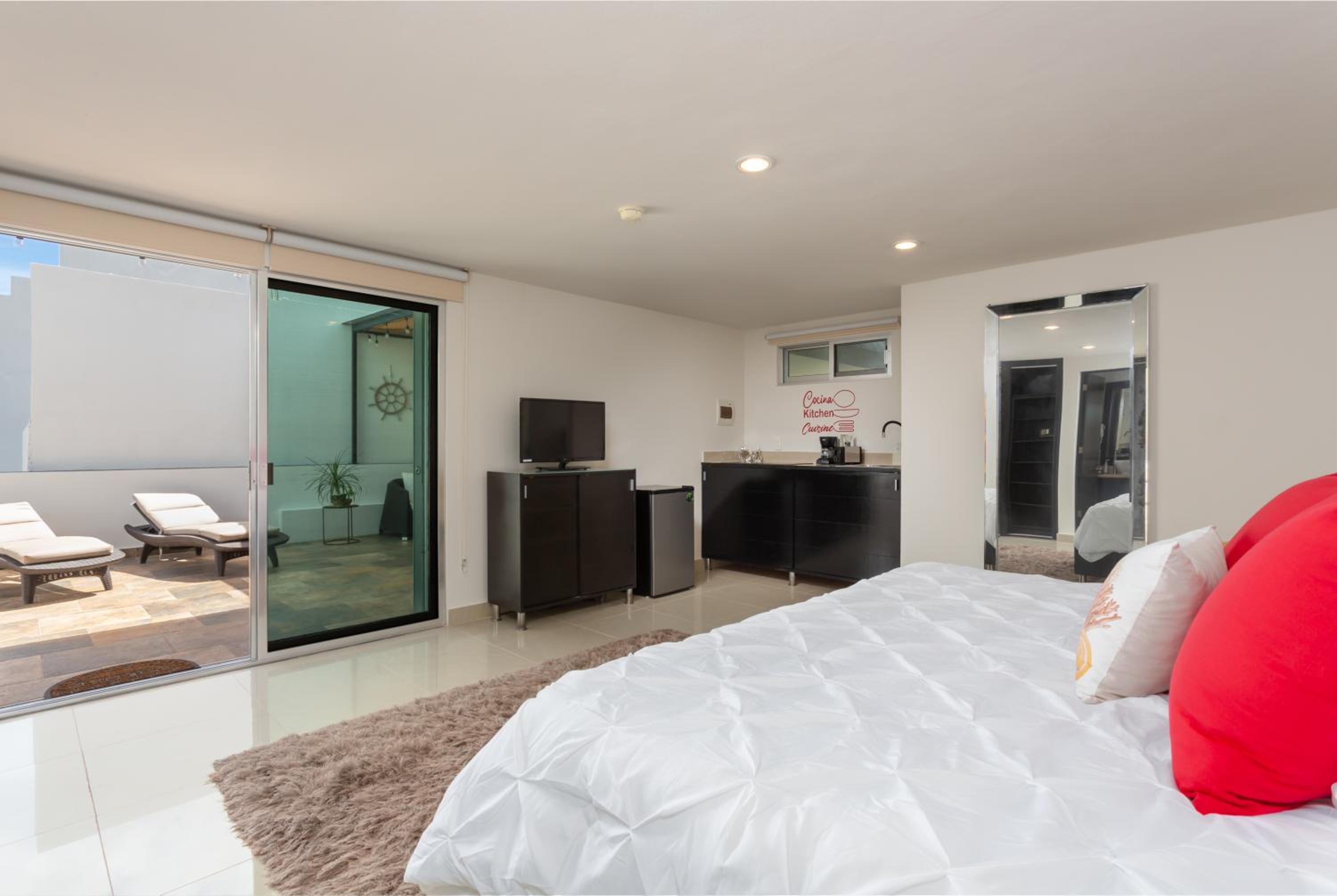 TJ Boutique Suites view 4