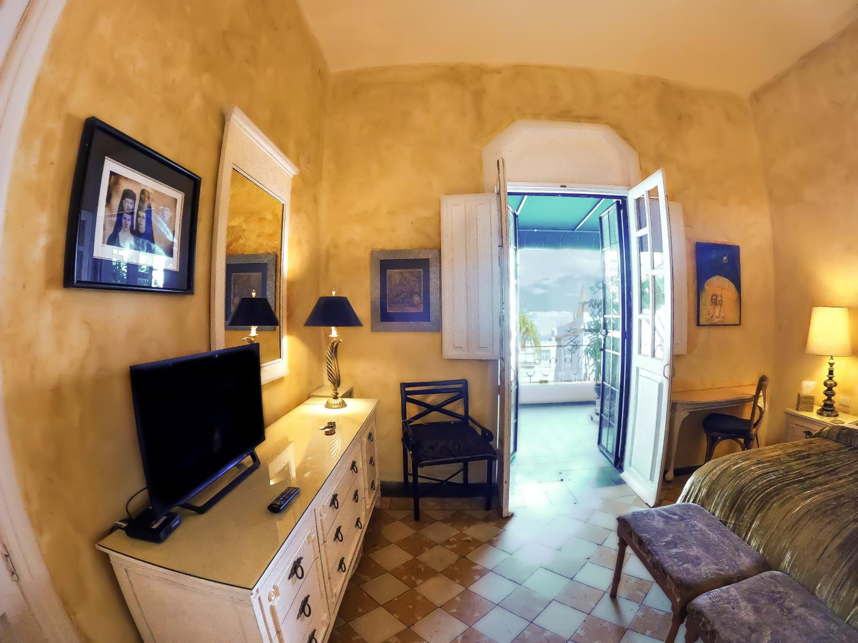 La Perla Hotel Boutique B&B