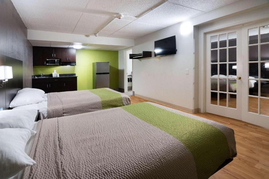 Motel 6-Columbus, GA - Downtown