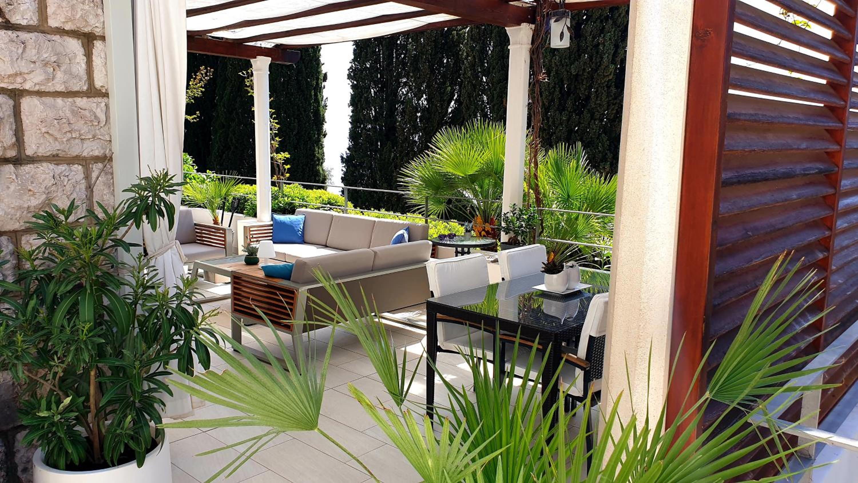 Villa King