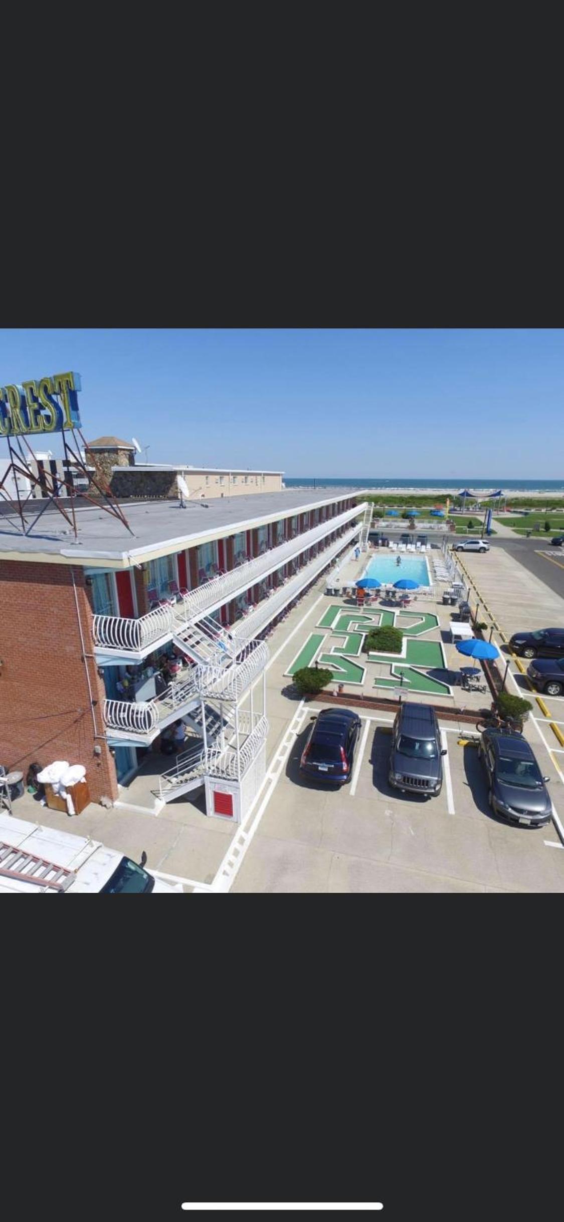 Gold Crest Motel