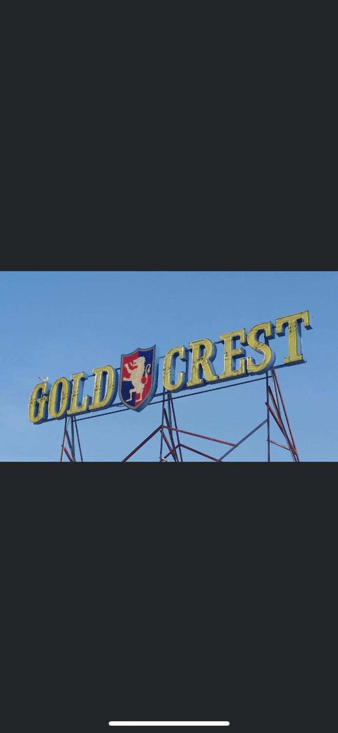 Gold Crest Motel
