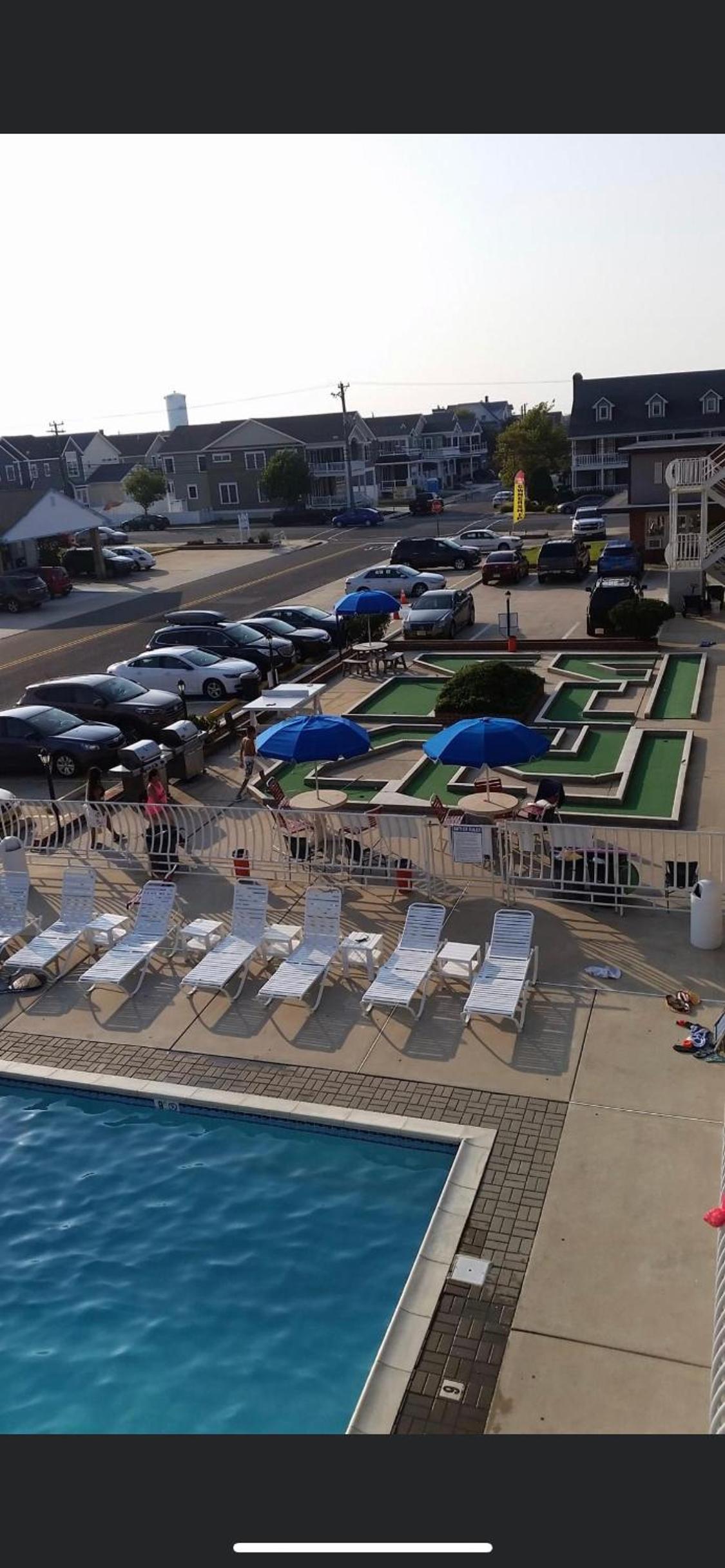 Gold Crest Motel