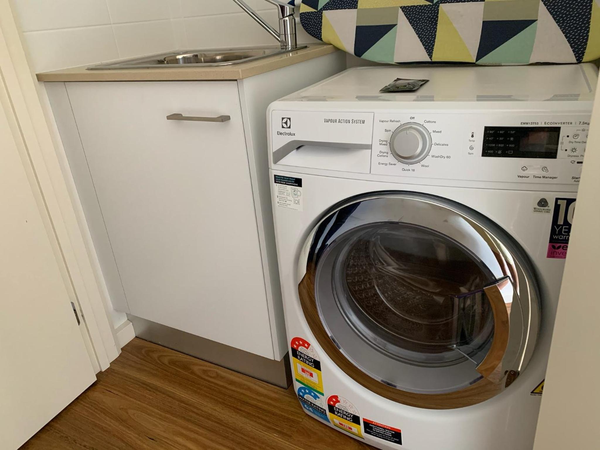 Captains Cove 1st Floor Spa Luxury Apartments - Free Netflix