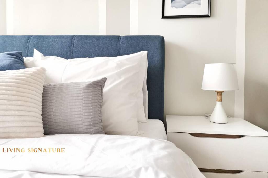 Ceylonz Suites KL Studio near Bukit Bintang - Living Signature