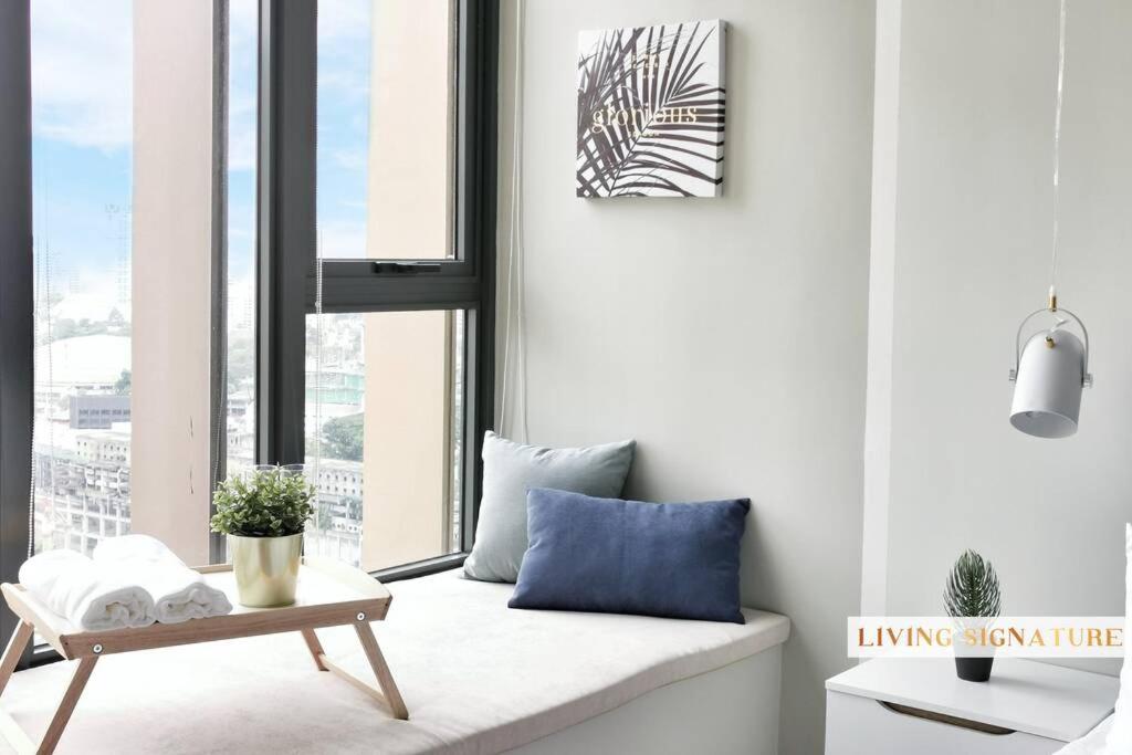Ceylonz Suites KL Studio near Bukit Bintang - Living Signature